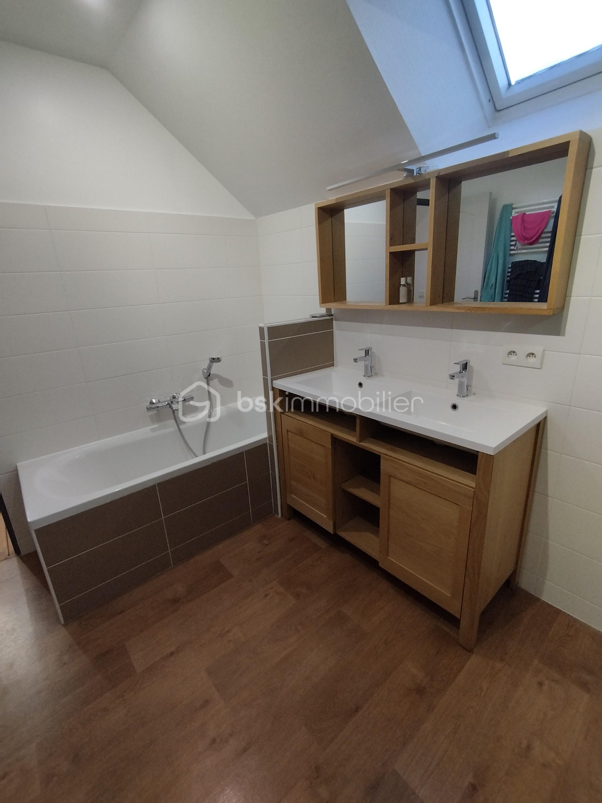 Maison de 111 m² - aef6eb31-193a-41f6-a5b8-4c6d081947af.jpeg