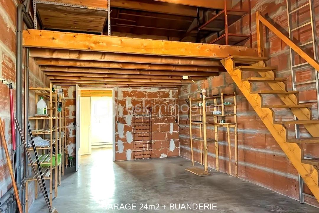 Maison de 117 m² - garage copie.jpg