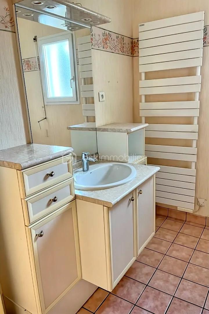 Maison de 117 m² - salle d'eau 2.jpg