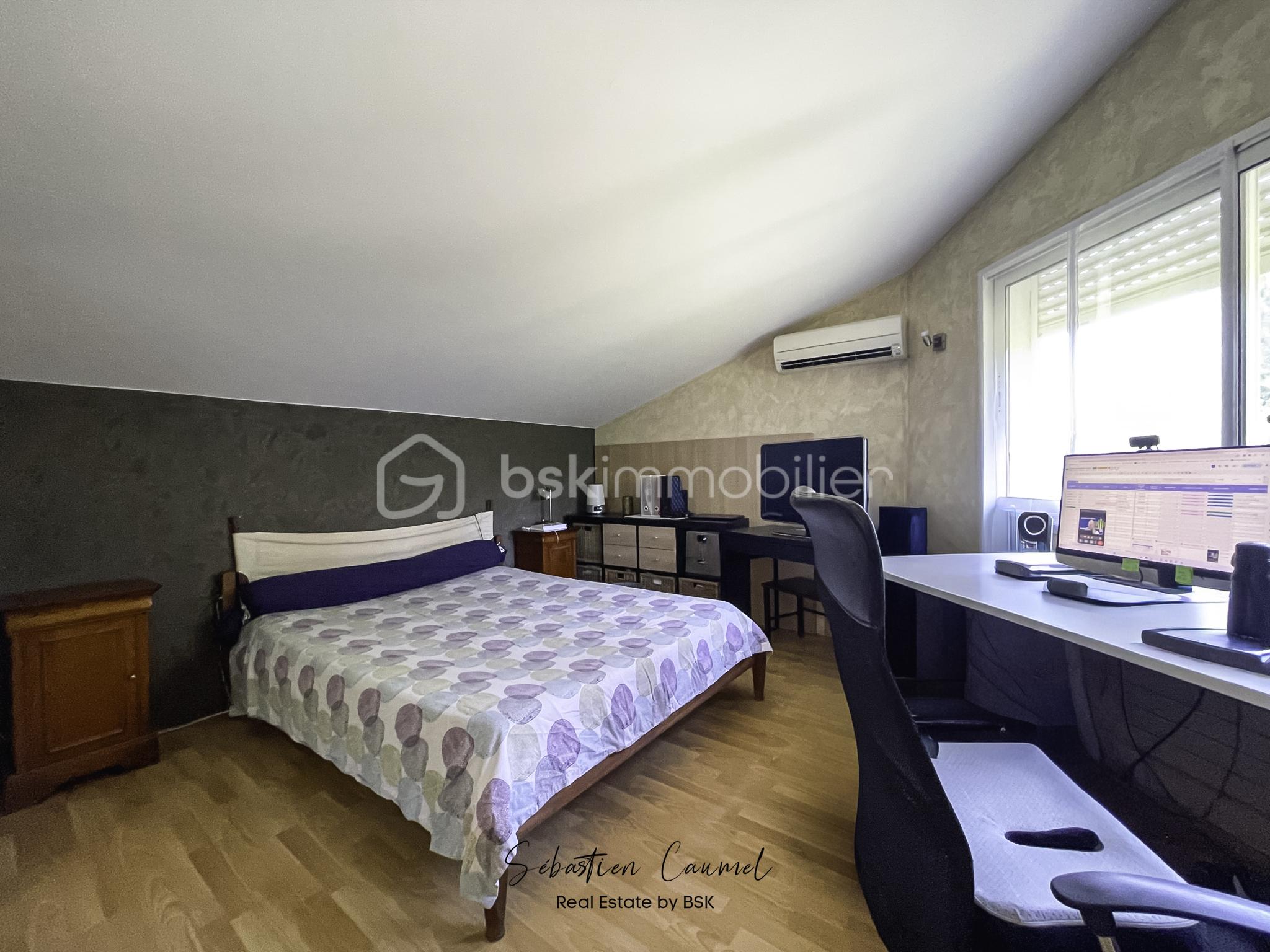chambre-parquet-lumineuse-villa-architecte-saint-jean-vedas.jpg