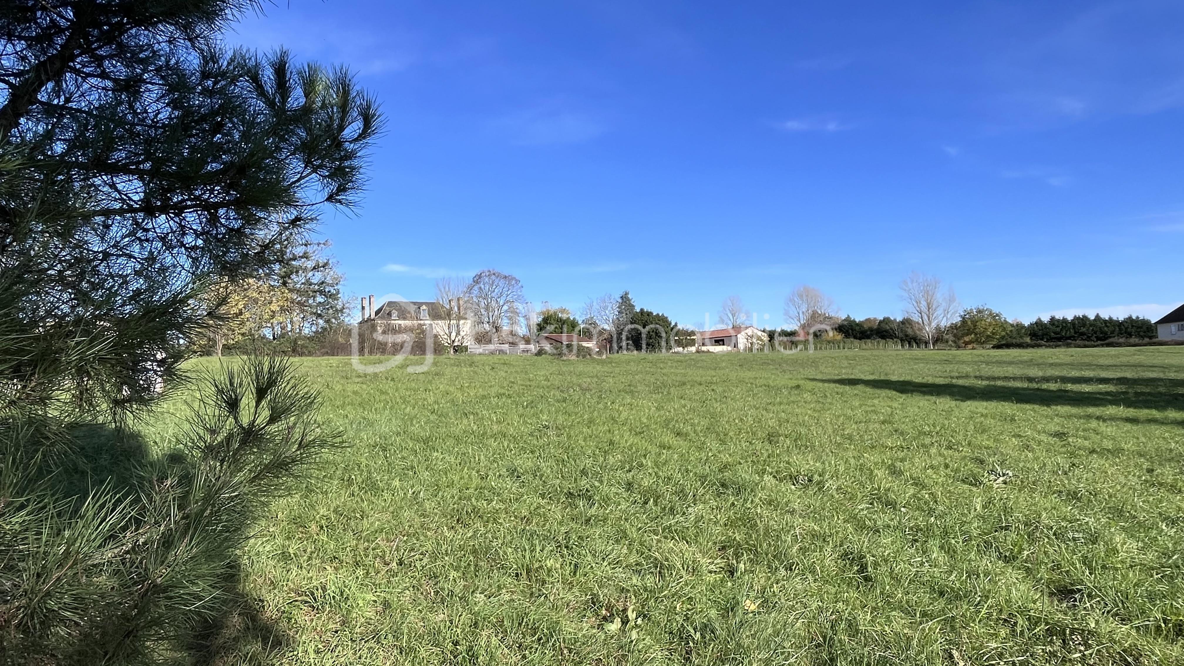 Terrain de 1 733 m²