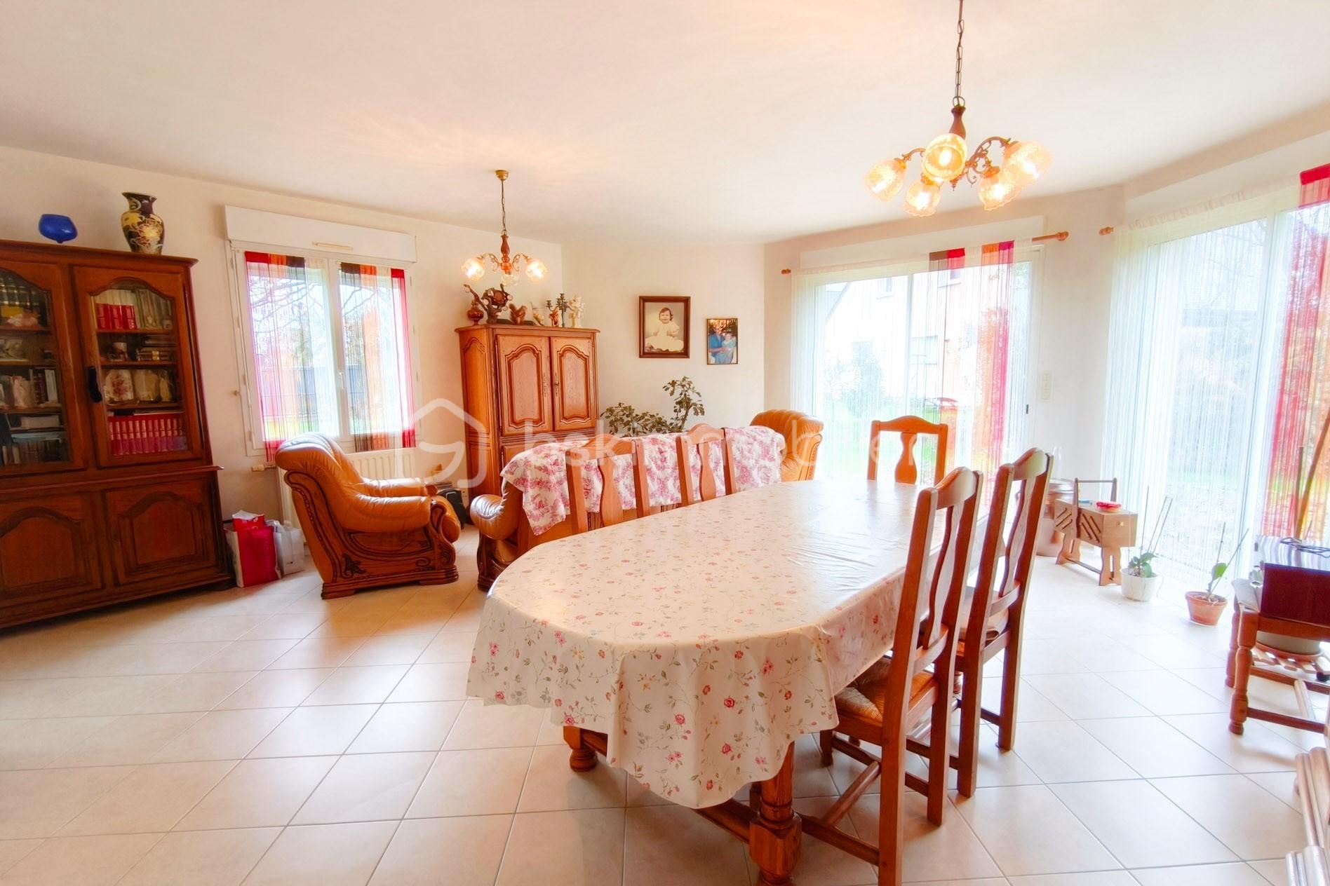 Maison traditionnelle de 109 m² - JU3.jpg