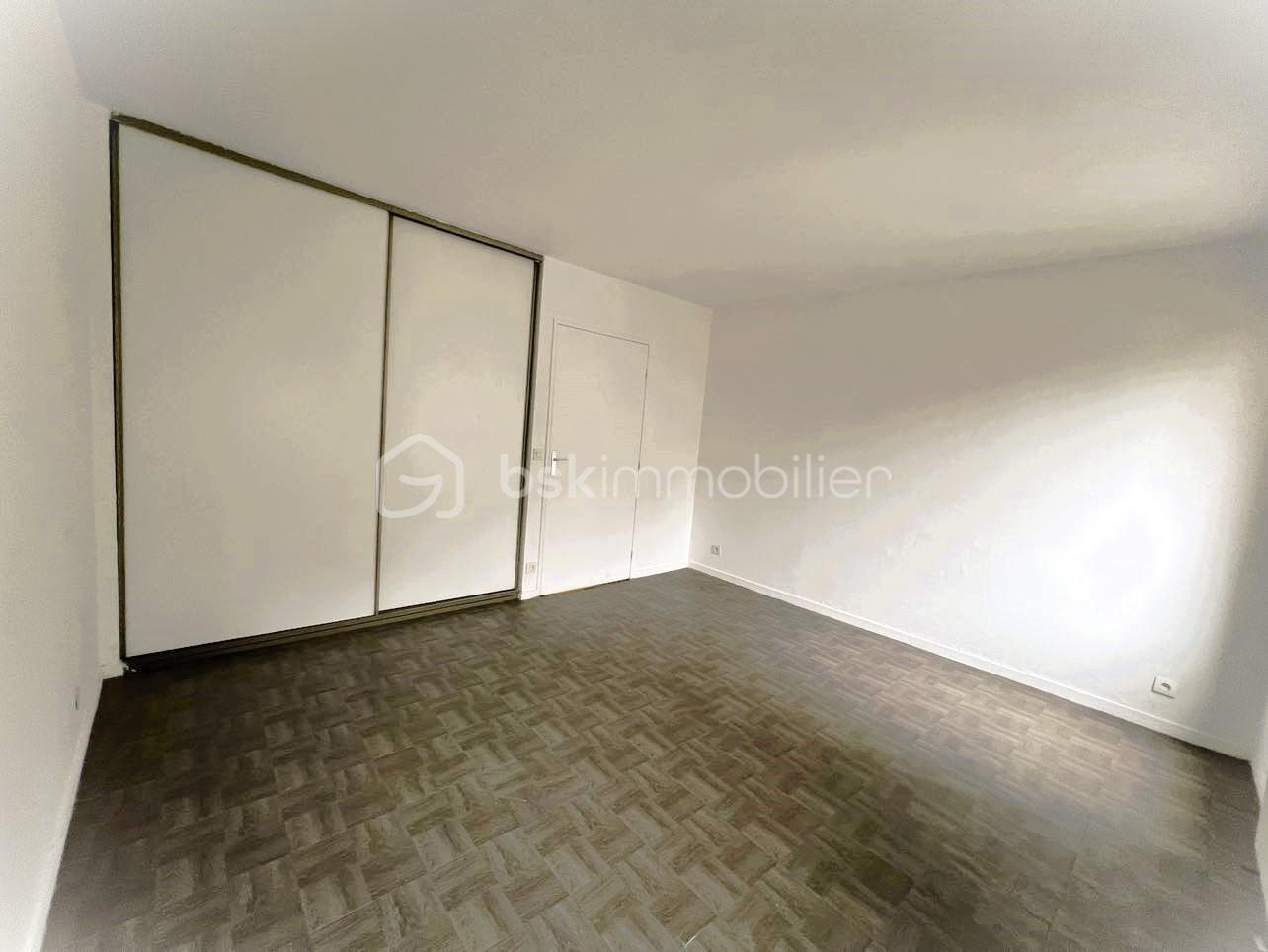 Studette de 24,85 m² - CHAMBRE.jpg