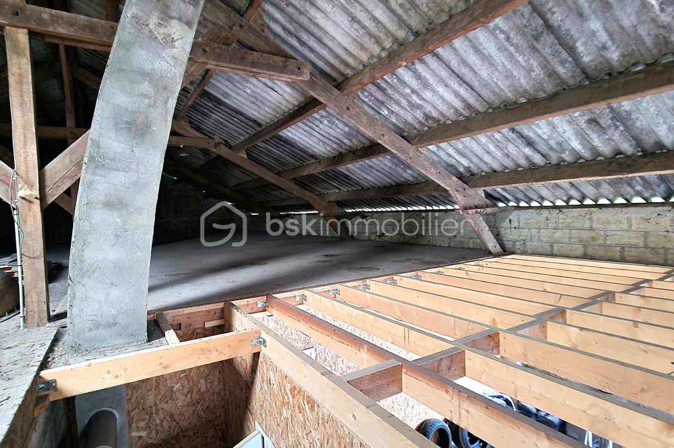 Immeuble mixte de 375 m² - WhatsApp Image 2024-11-19 à 23.33.35_17e27d34.jpg