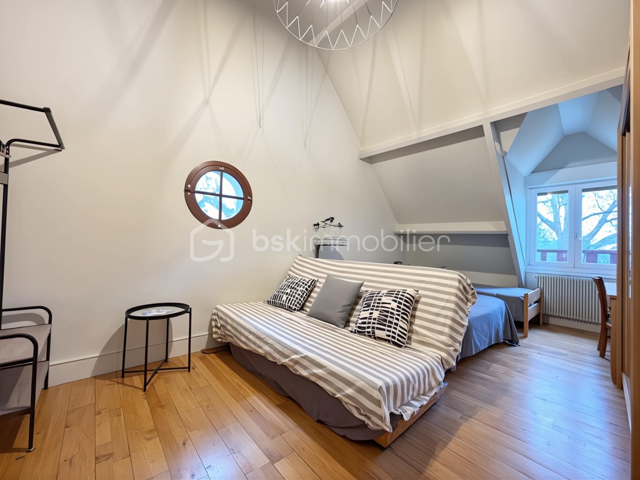 Maison ancienne de 261 m² - chambre 4.jpg