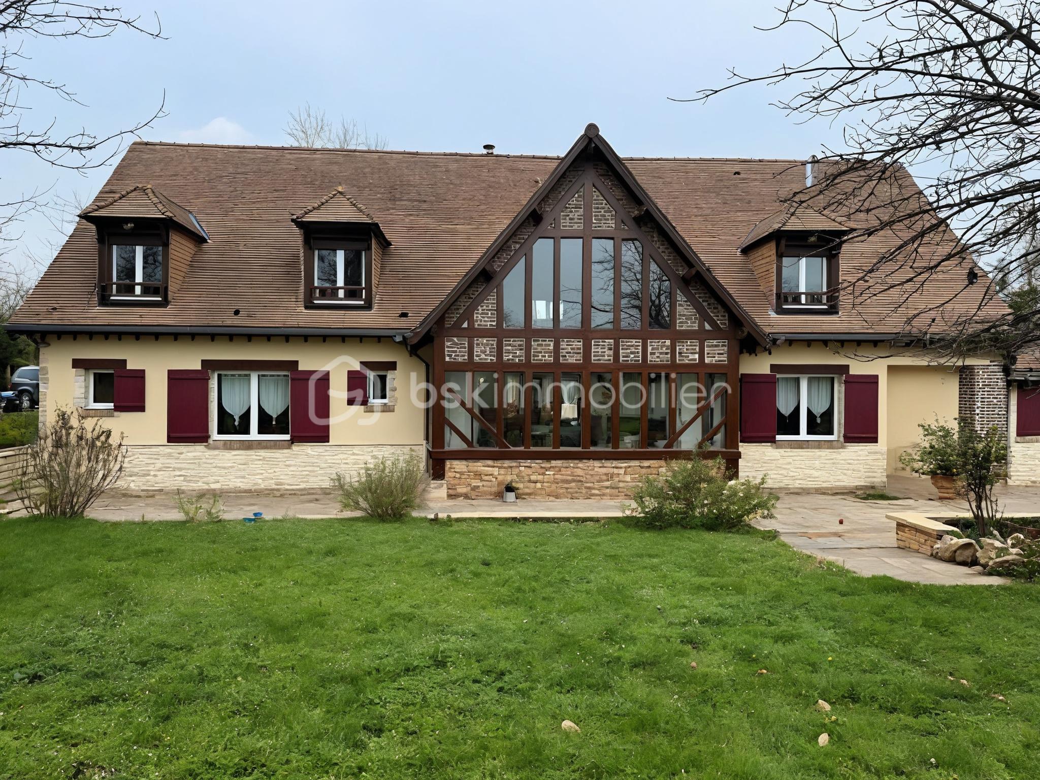 Maison ancienne de 261 m²