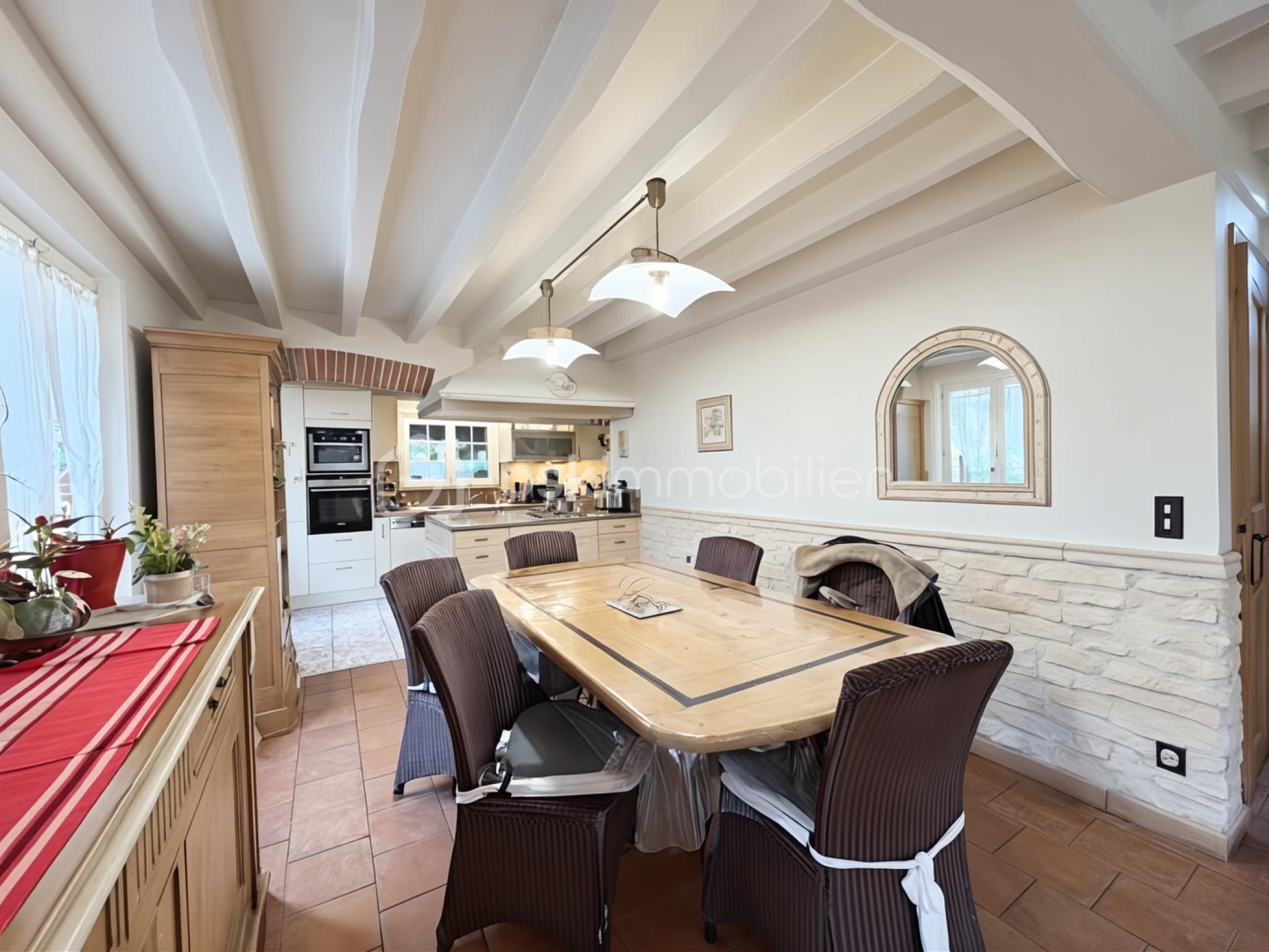 Maison ancienne de 261 m² - salle a manger.jpg