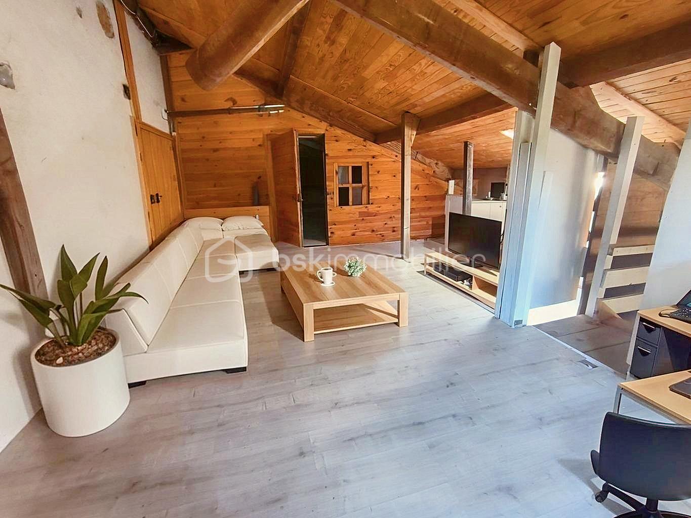 Maison de 200 m² - eX910tTCZtjmrBS1ePG3VSHlXyj3oW7mJIDI1iQV.jpg