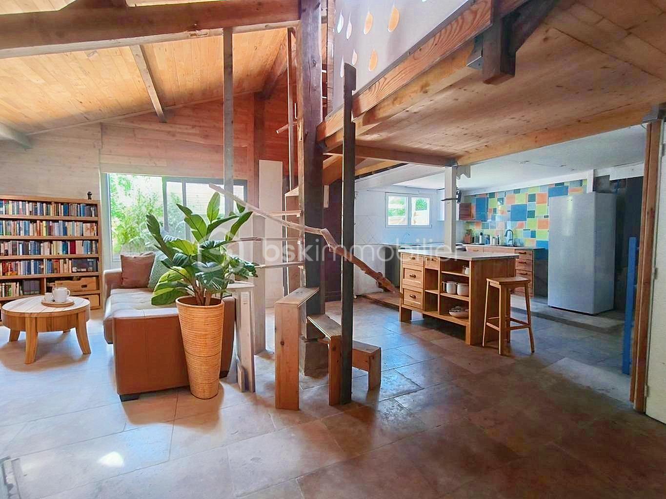 Maison de 200 m² - 2cf2nbCBkhxOiOuOHJxLj8RcTVy9zQTVHkblUe9e.jpg