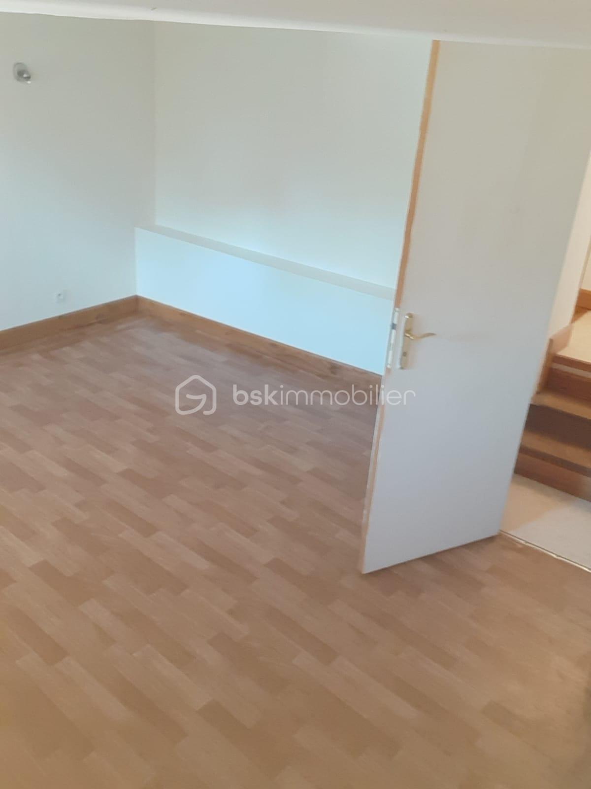 Maison de 106,99 m² - 21. R2 - Chambre 2 - arrie╠Çre.jpeg