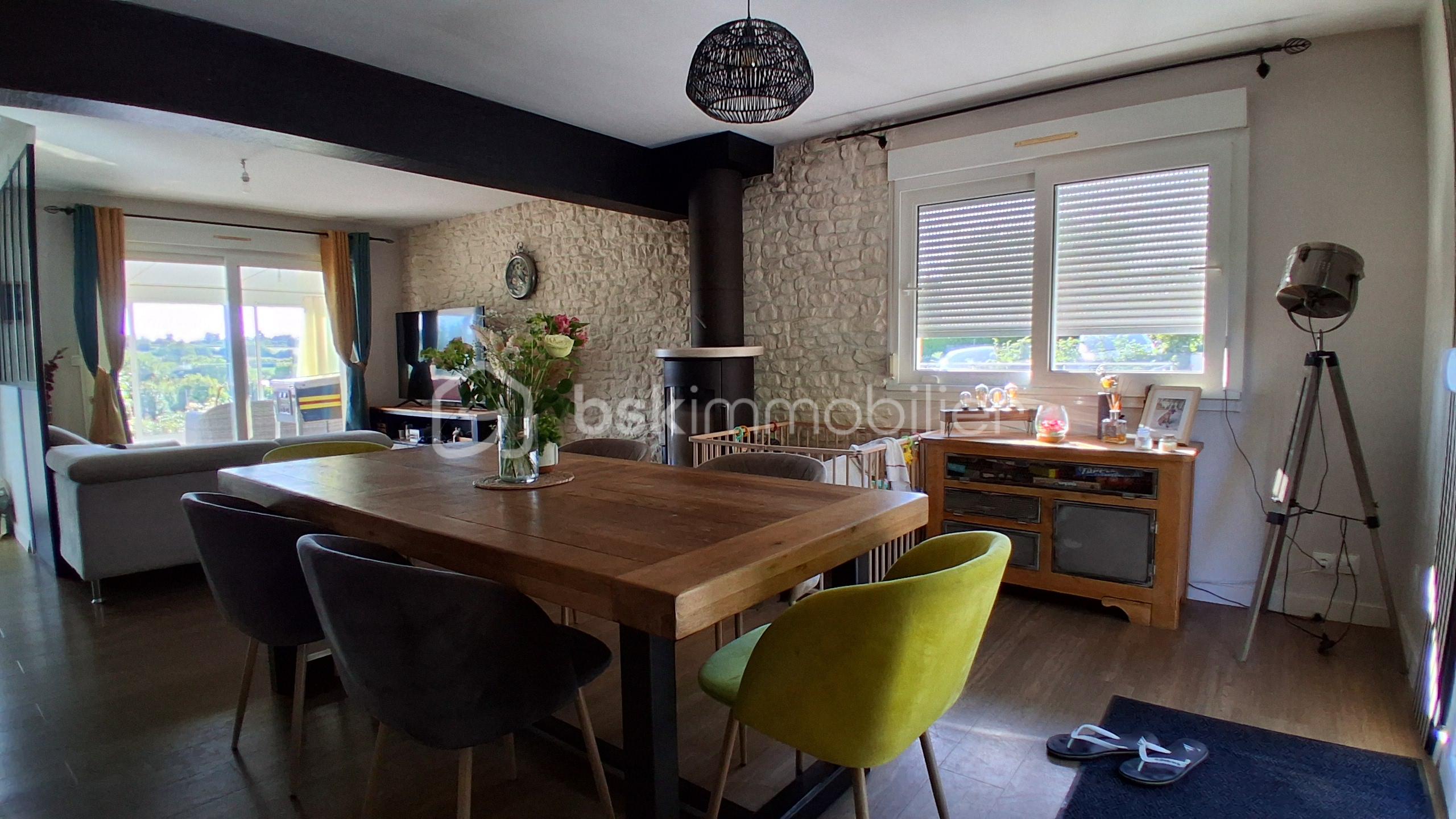 Maison de 93 m² - ensemble salon sejour.jpg