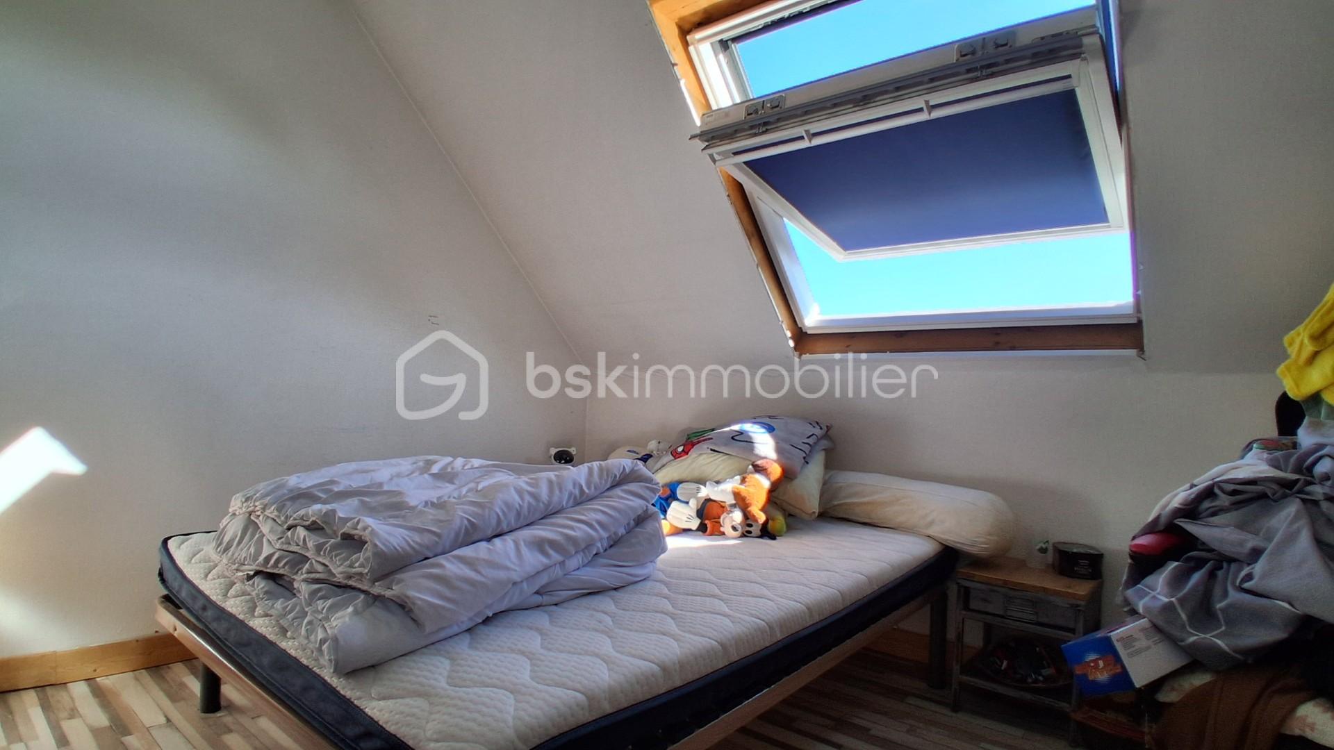 Maison de 93 m² - chambre haut 2.jpg