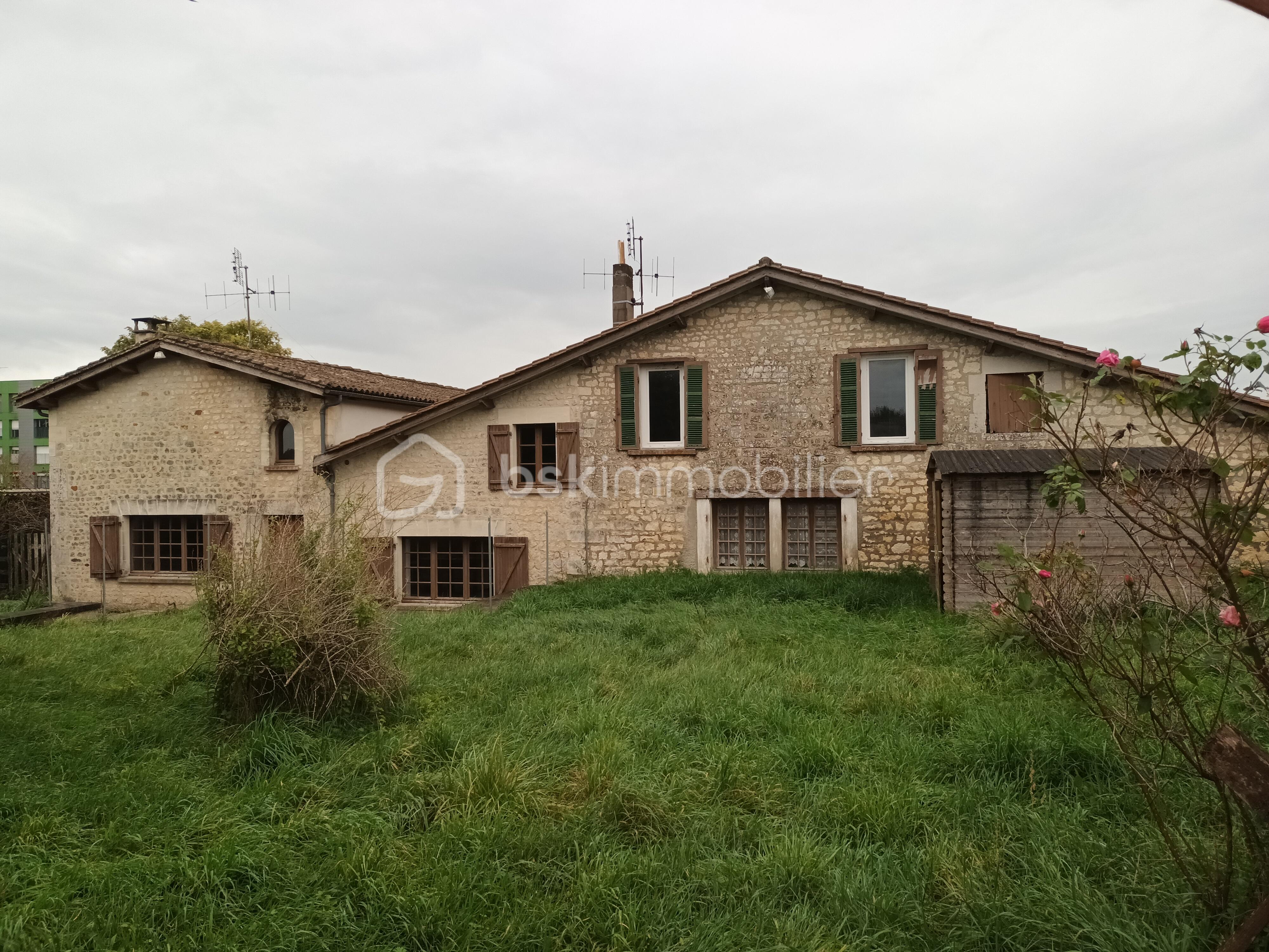 Corps de ferme de 379 m²