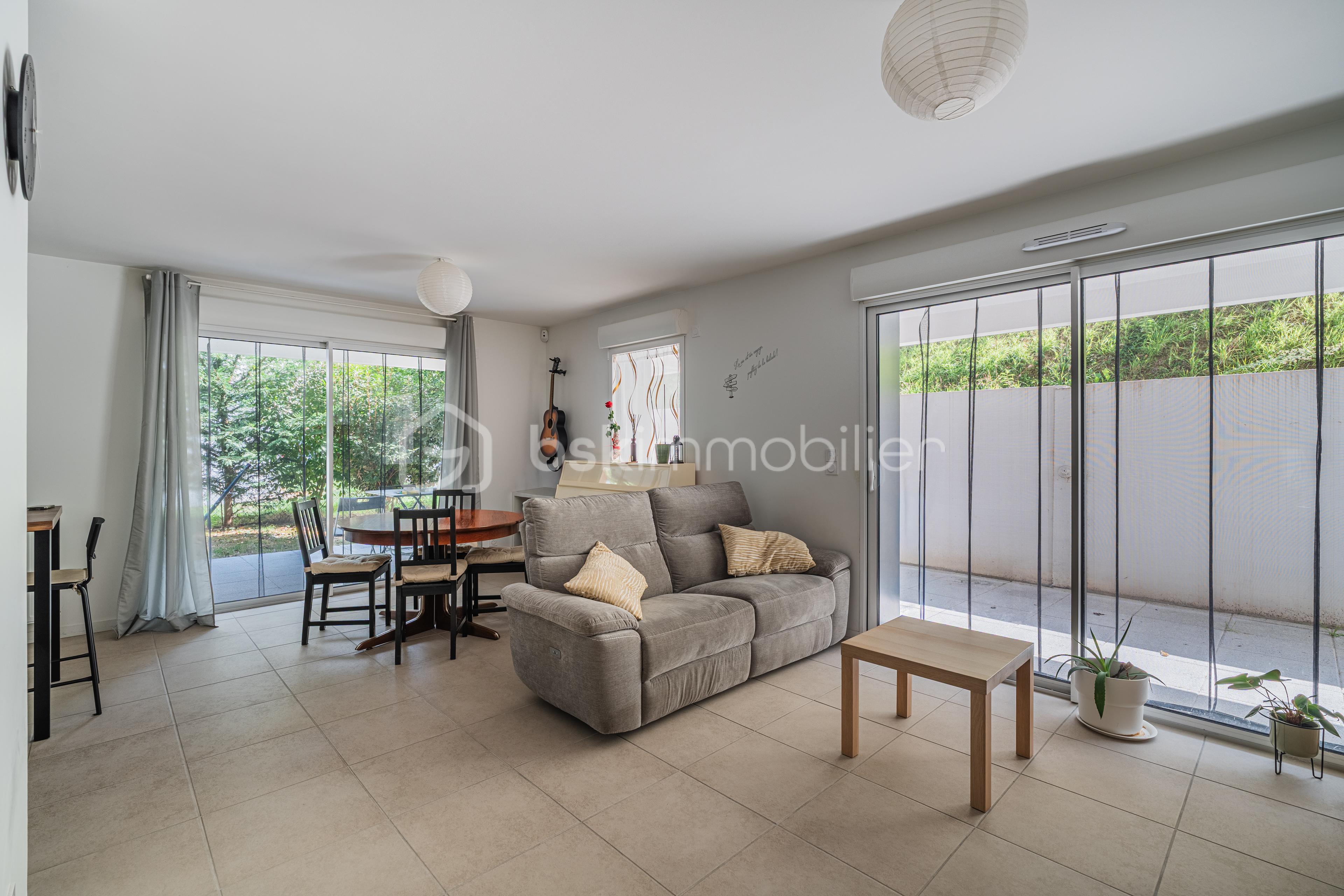 Appartement 3 pièces 72 m² · à Brie-Et-Angonnes · 72 m² · 275 000 €