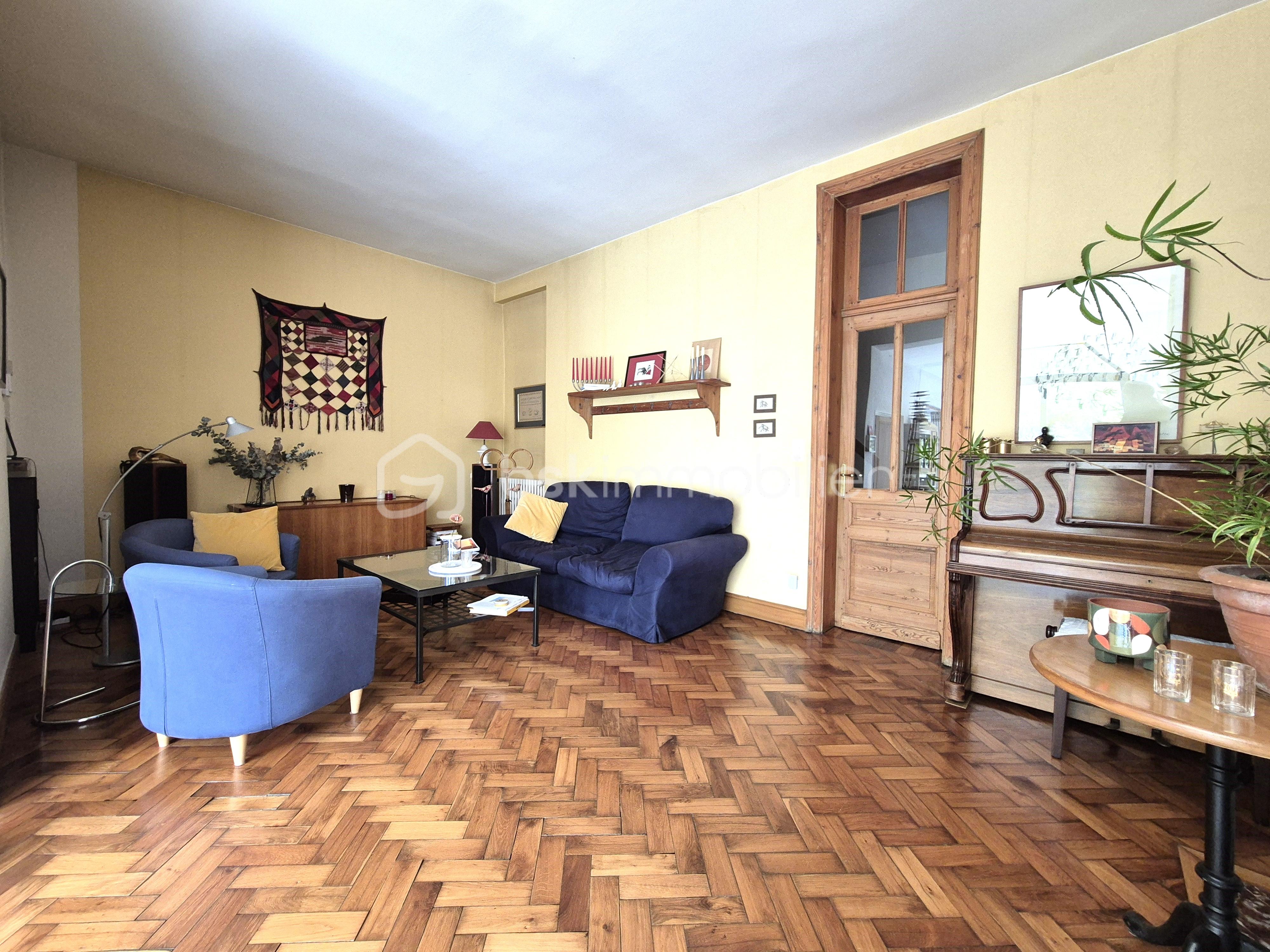 Maison de 365 m² - Petit salon.jpg