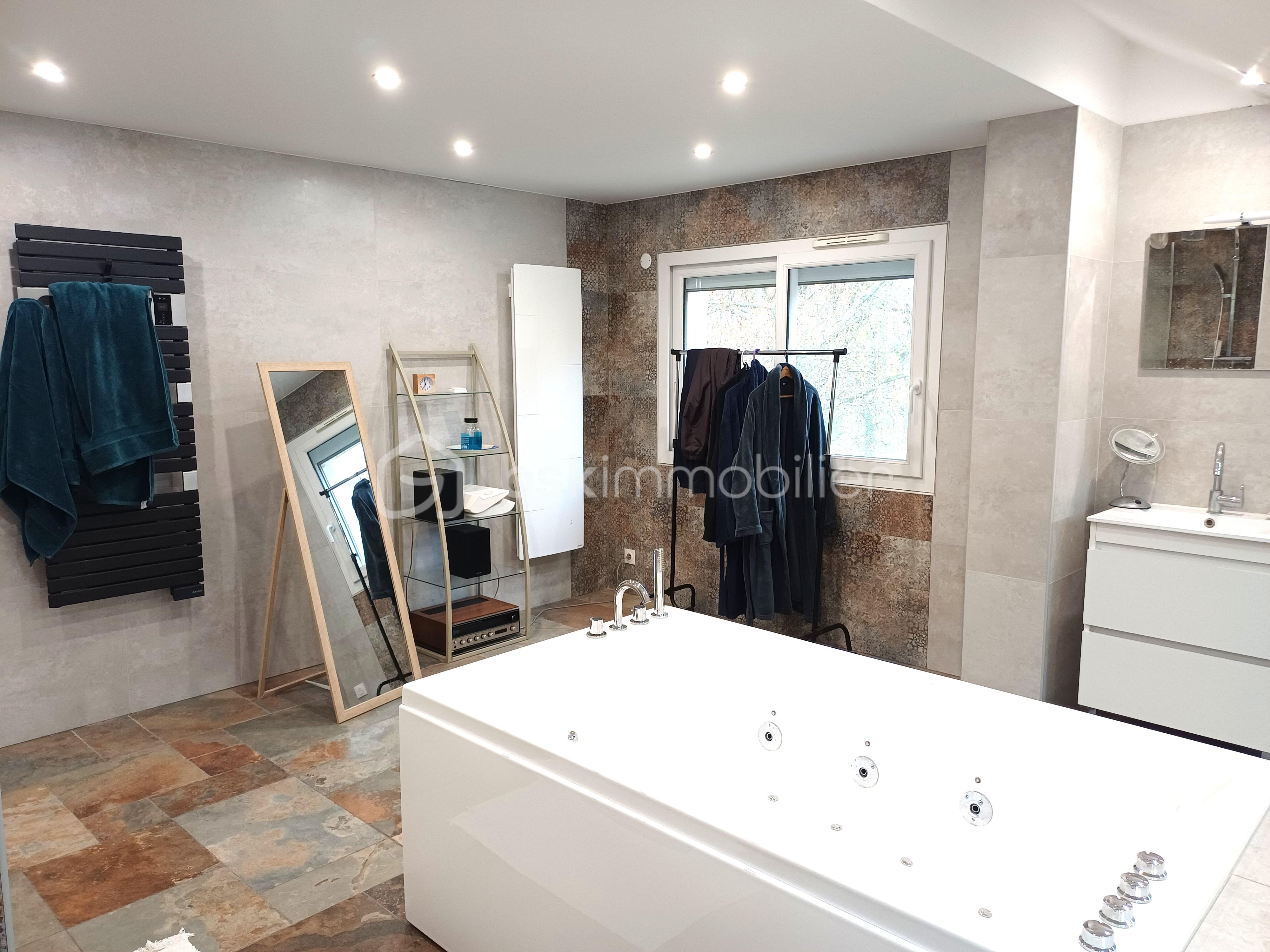 Maison de 243 m² - 20251111_113554.jpg