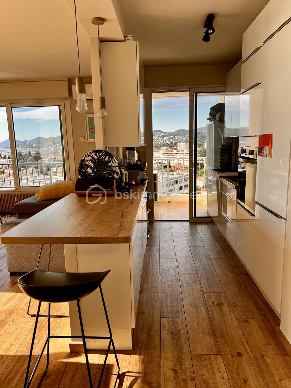 Appartement de 71,92 m² - Bar cuisine Grande.png