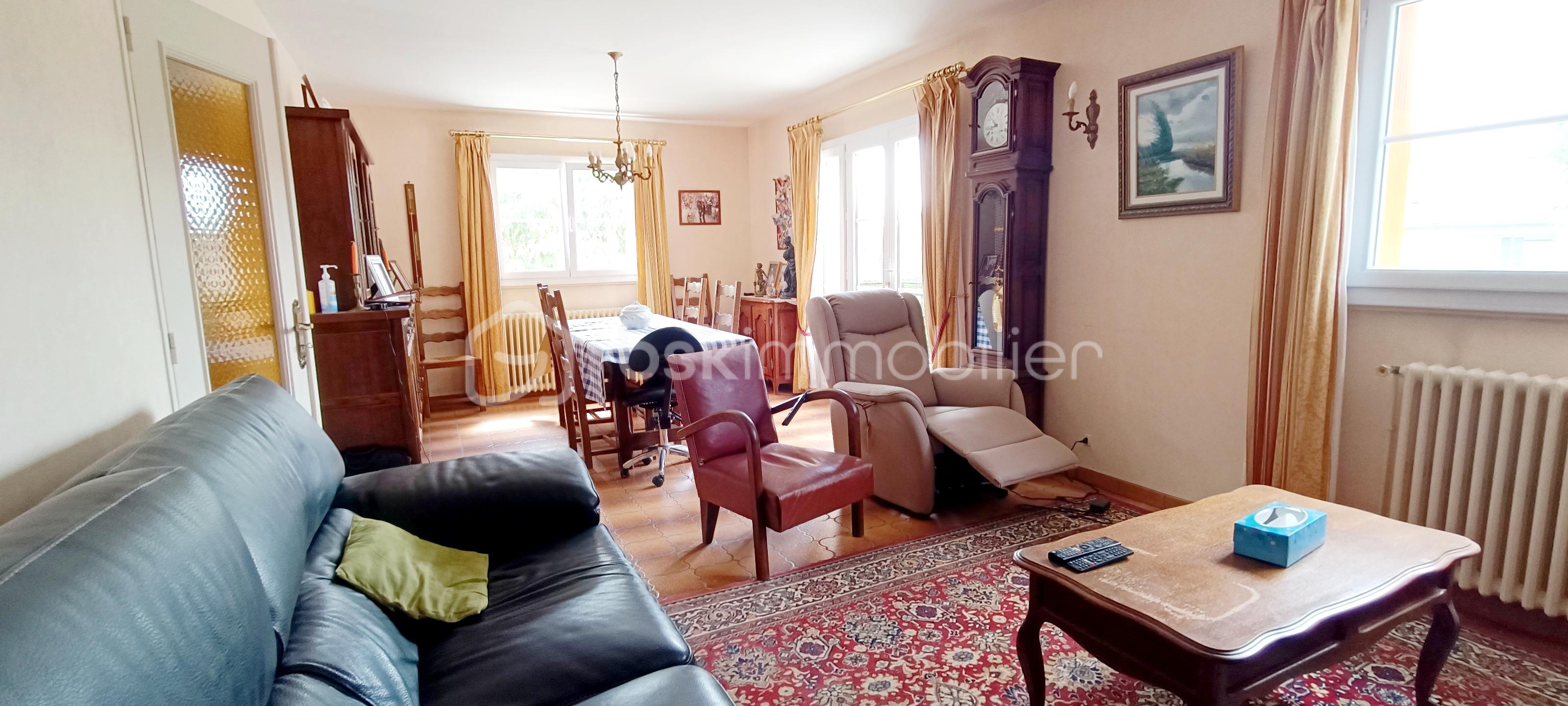 Maison traditionnelle de 130 m² - salon séjour.jpg