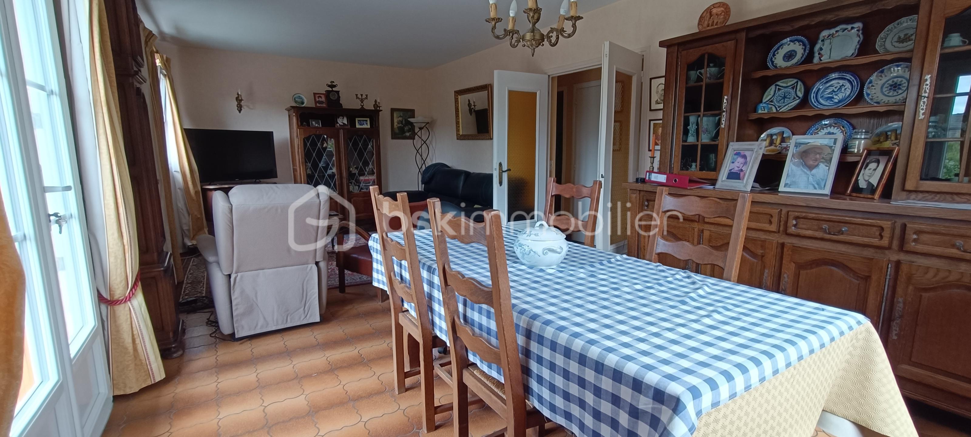 Maison traditionnelle de 130 m² - Salle à manger.jpg