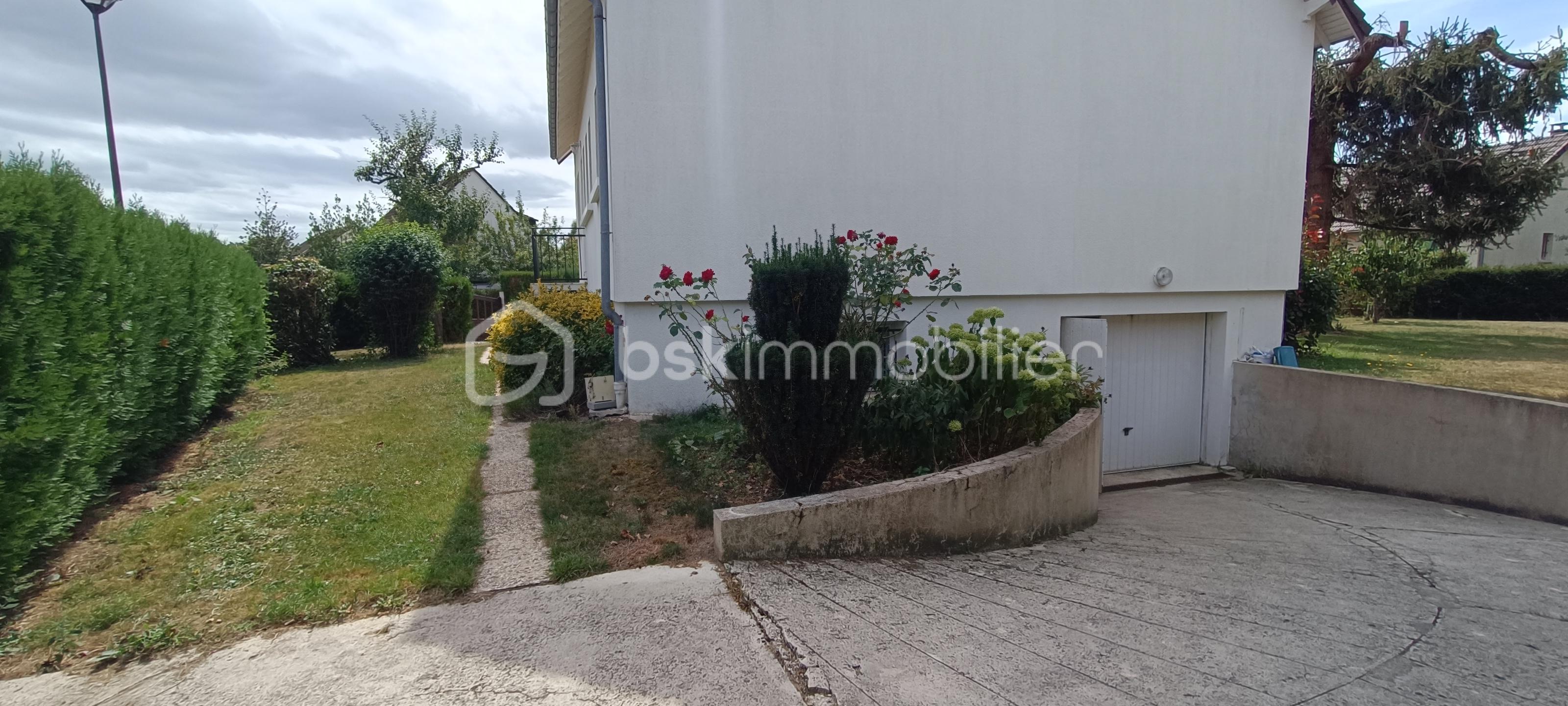Maison traditionnelle de 130 m² - Descente de garage.jpg