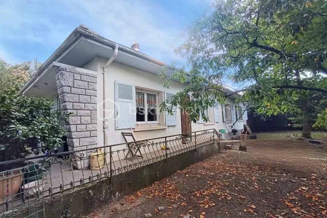 Maison de 145 m² - hoqi-1cae37e699c0451886a6042b152ed94a.jpg