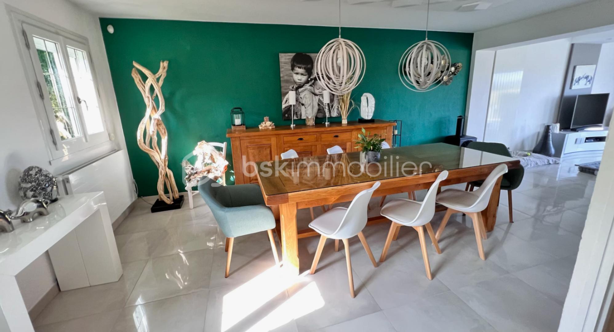 Maison de village de 150 m² - 1000040425.png