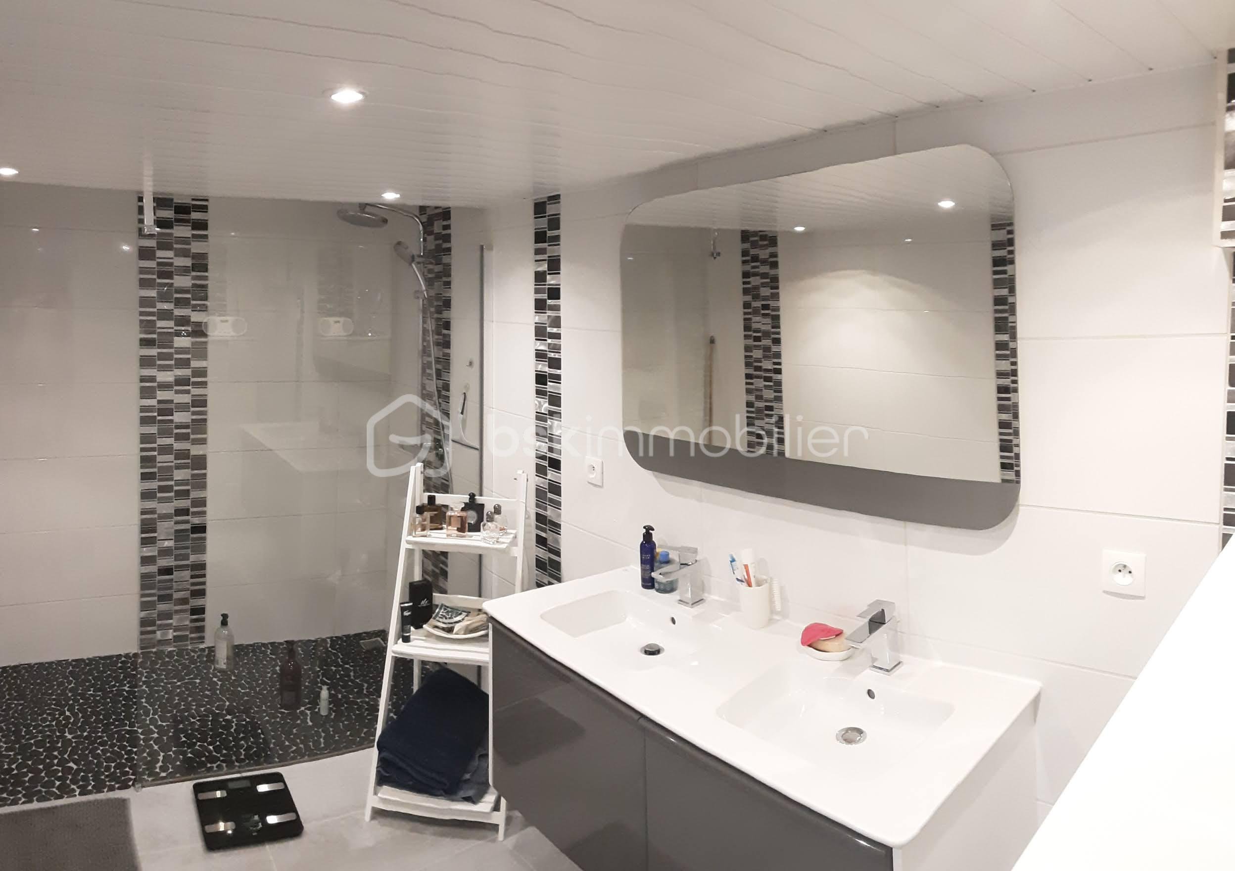 Maison de 150 m² - 9d9329b5-32e6-48af-9c50-3dfb4becd75d-1_all_17258.jpg