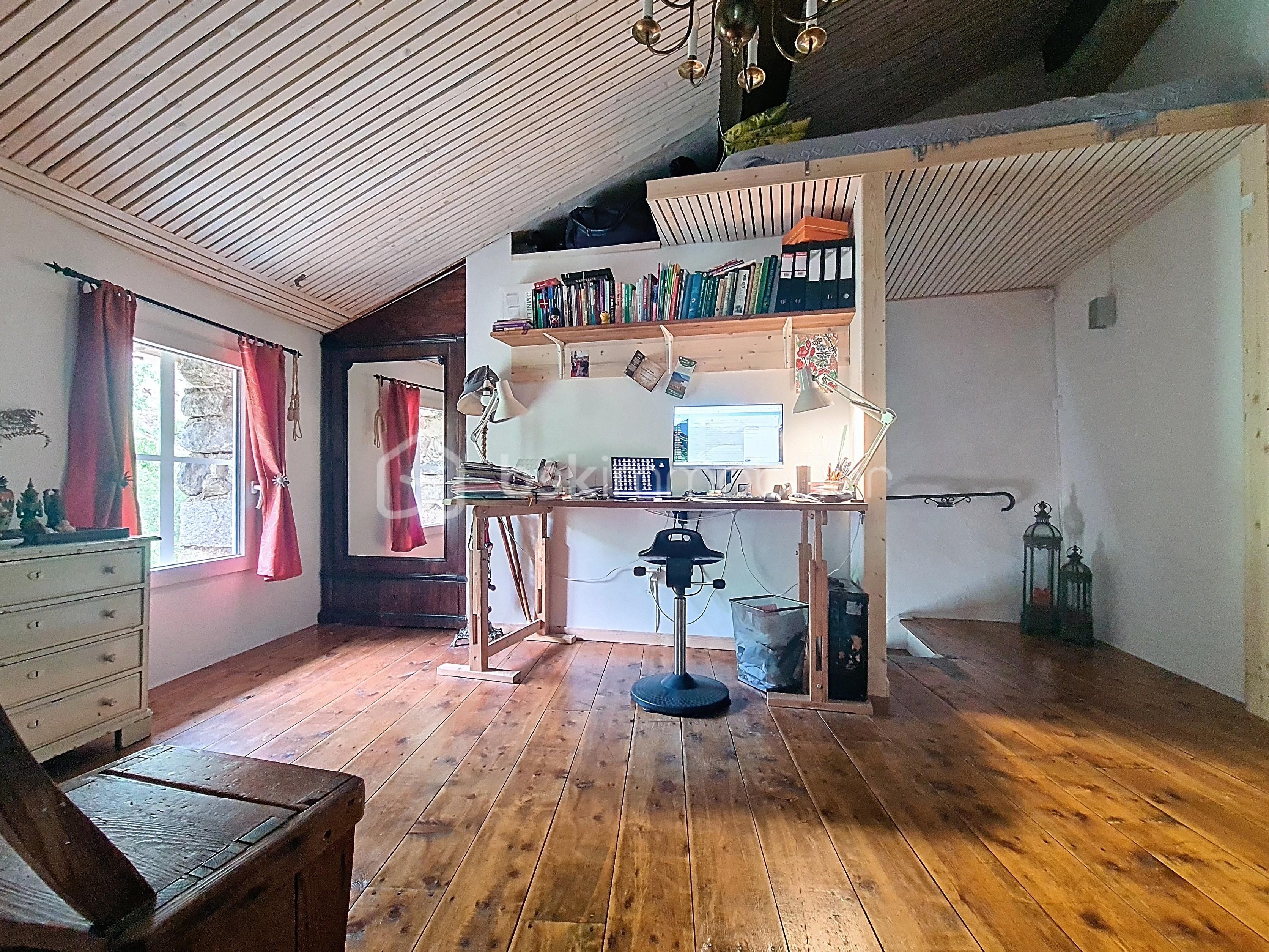 Maison en pierre de 70 m² - chbre1.jpg