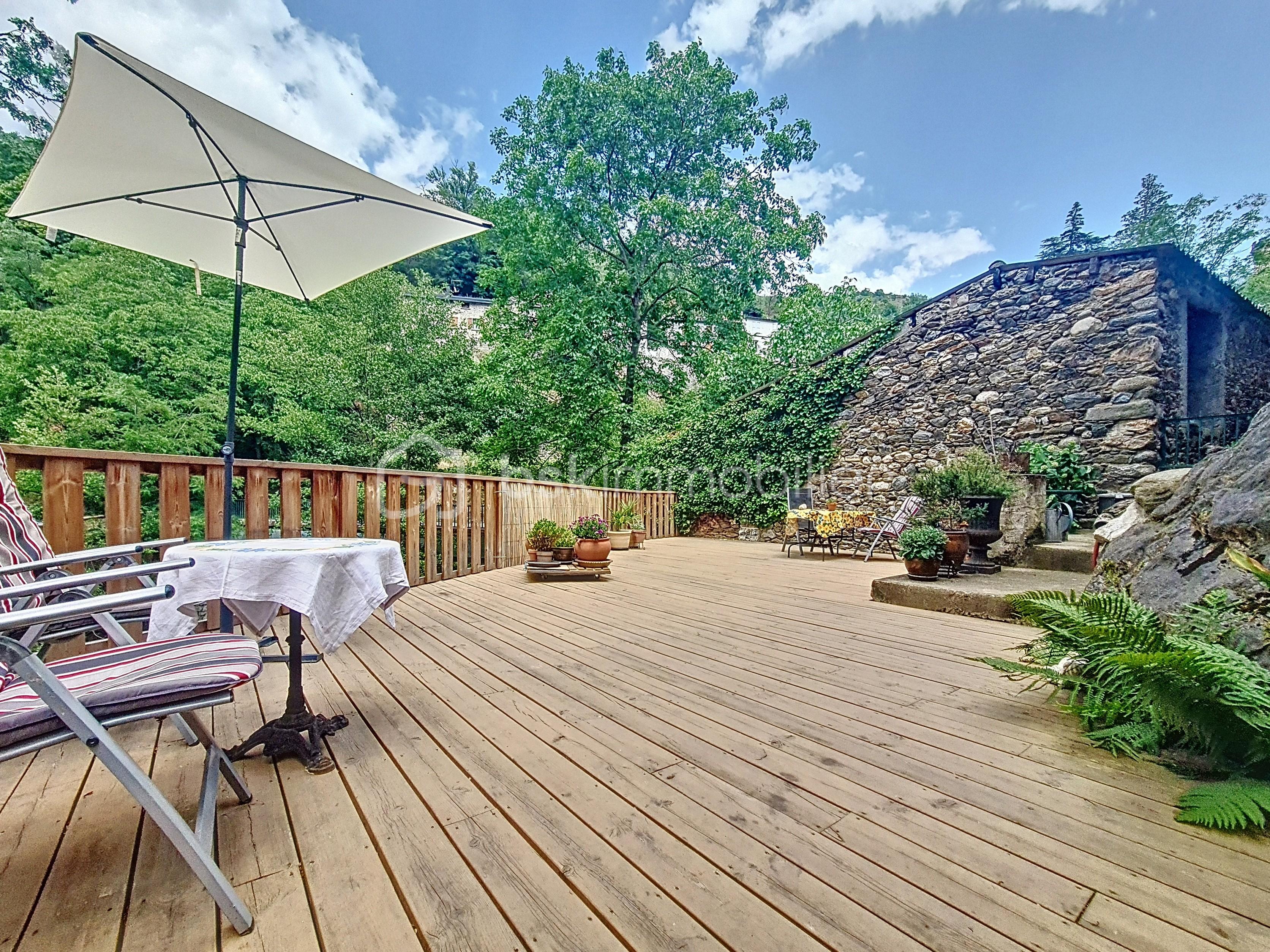 Maison en pierre de 70 m² - terrasse.jpg