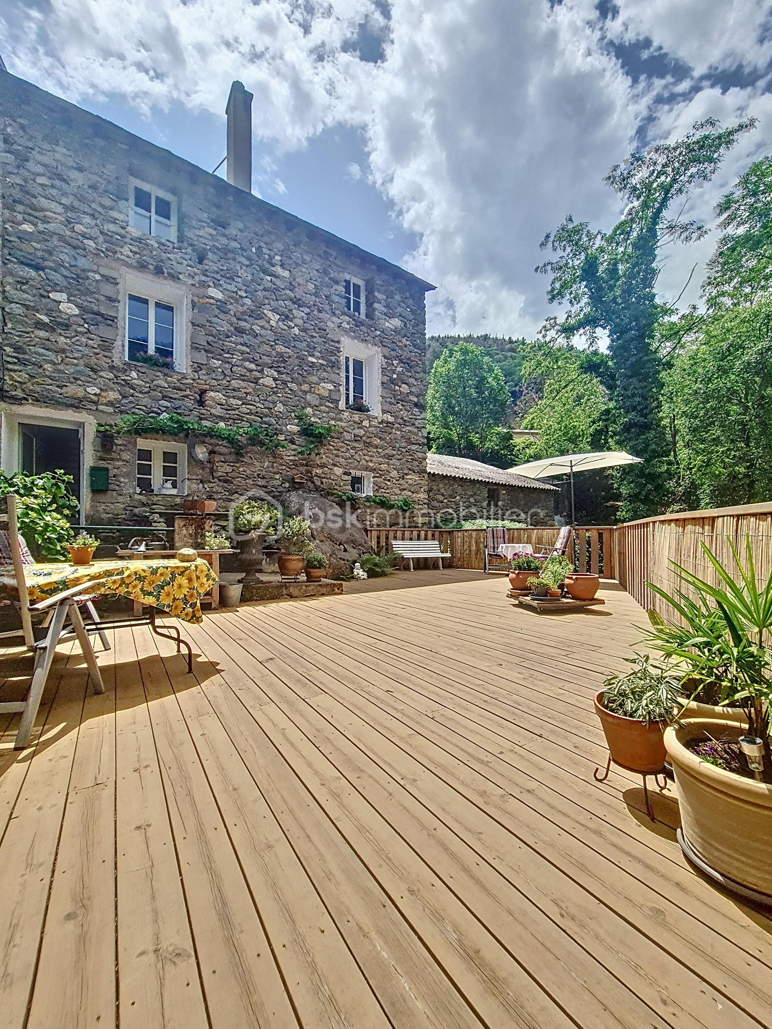 Maison en pierre de 70 m² - maison+terrasse.jpg