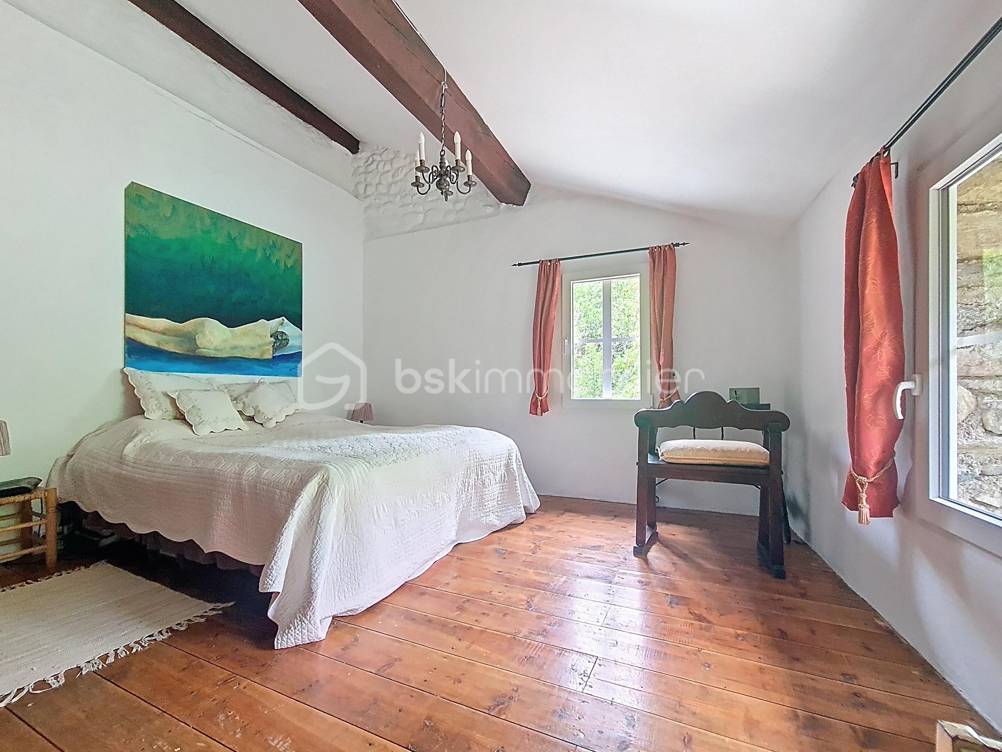 Maison en pierre de 70 m² - chbre2.jpg