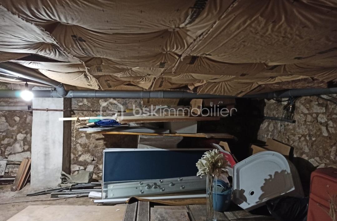 Immeuble de 126 m² - Screenshot_2025-08-20-06-24-28-942_com.whatsapp-edit.jpg