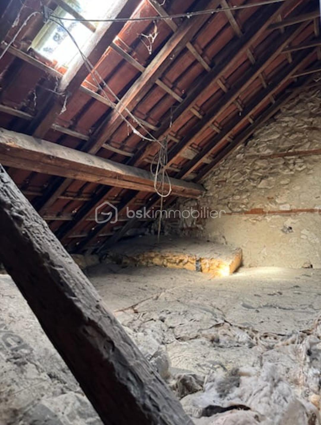 Immeuble de 126 m² - Screenshot_2025-08-20-06-24-14-101_com.whatsapp-edit.jpg