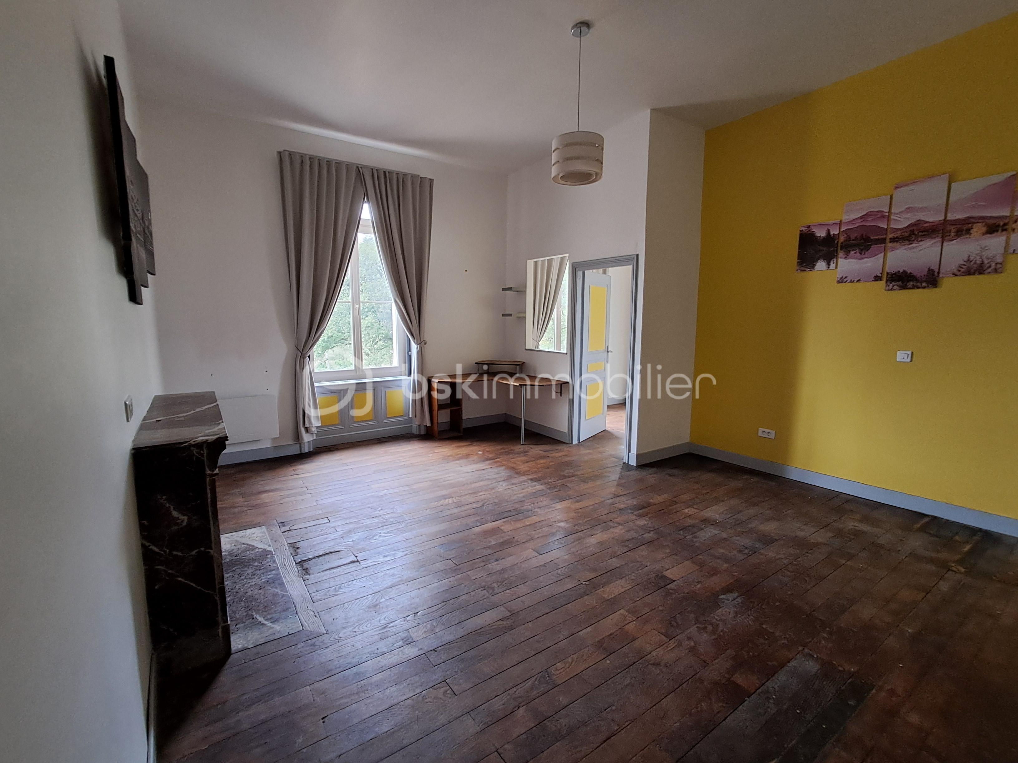 Chateau de 770 m² - CHAMBE JAUNE.jpg