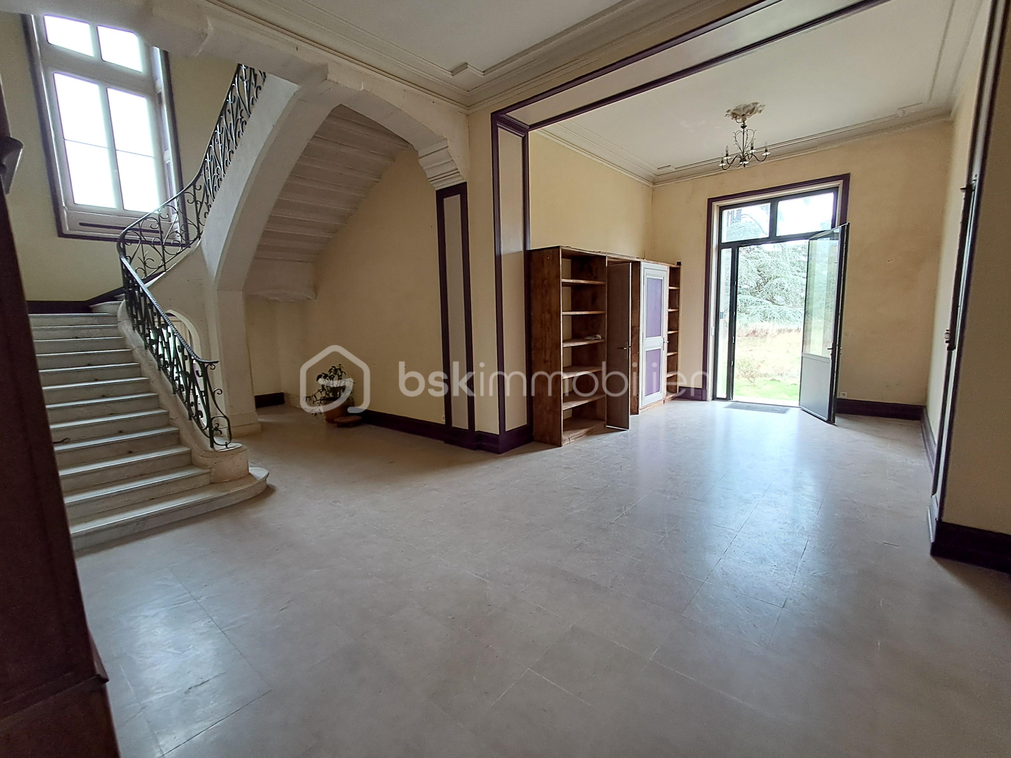 Chateau de 770 m² - HALL.jpg