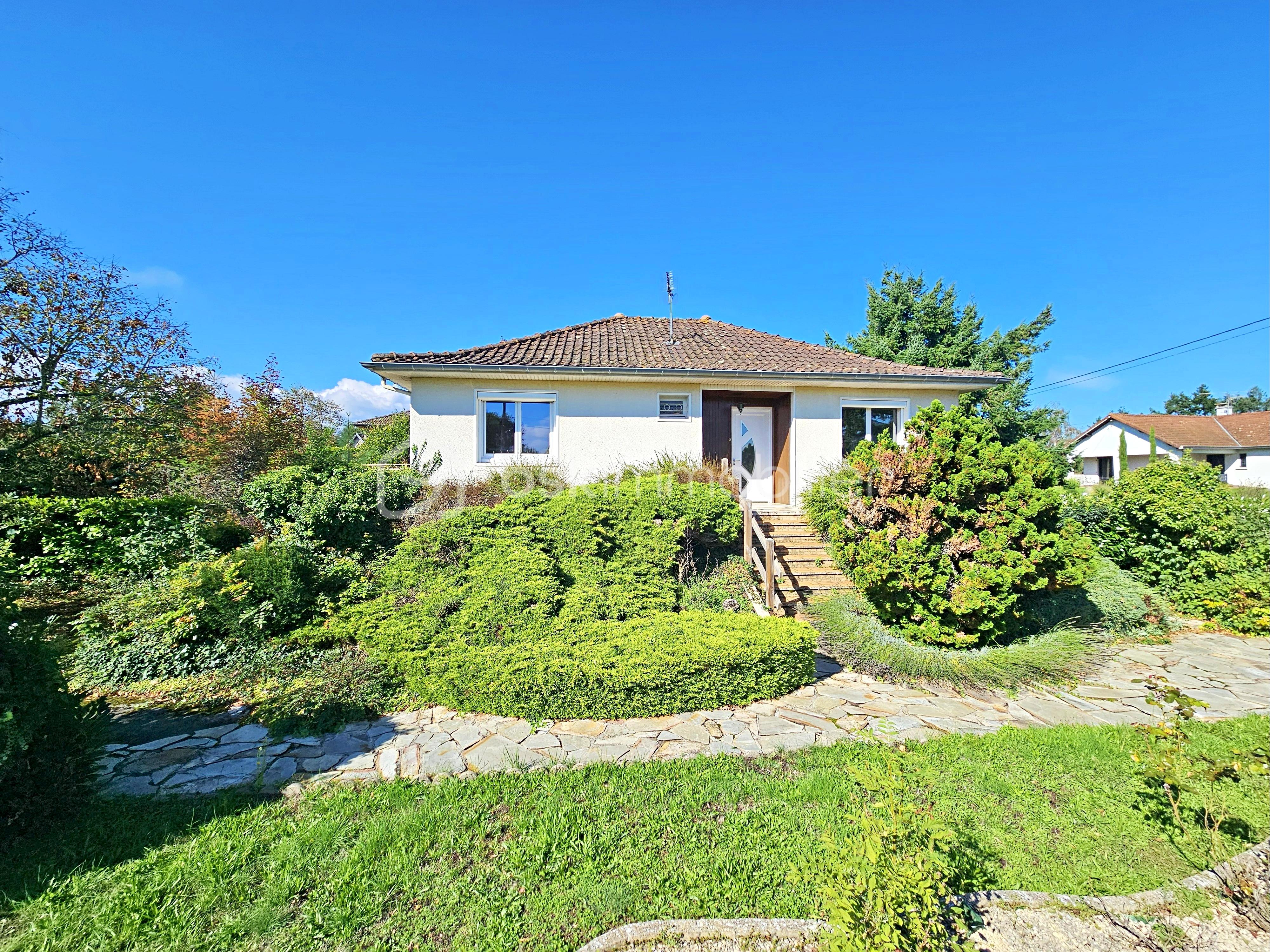 Maison traditionnelle de 84,48 m² - Vue de face.jpg