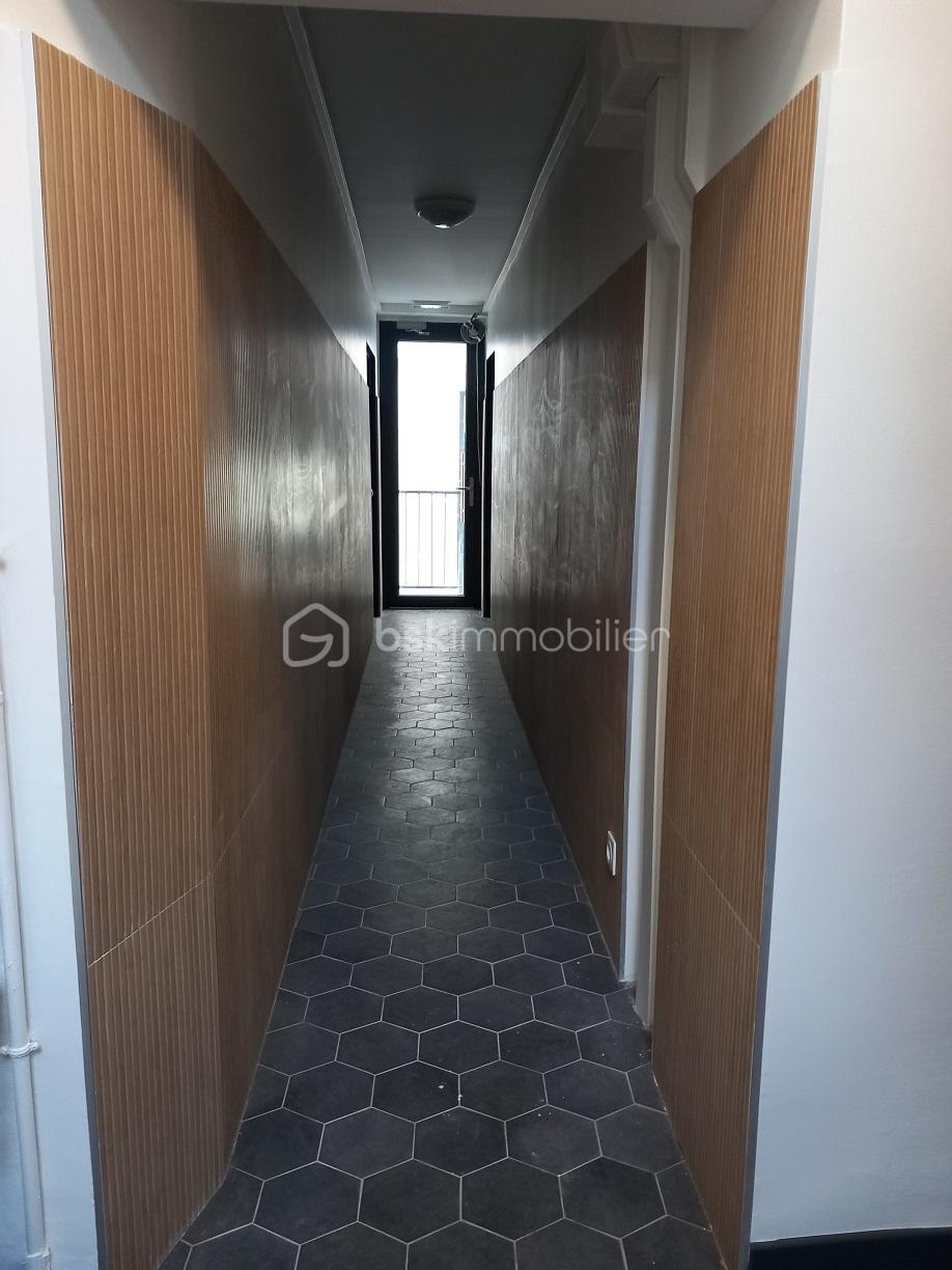 Appartement de 49,85 m² - couloirs-intérieurs-rénovés.jpg