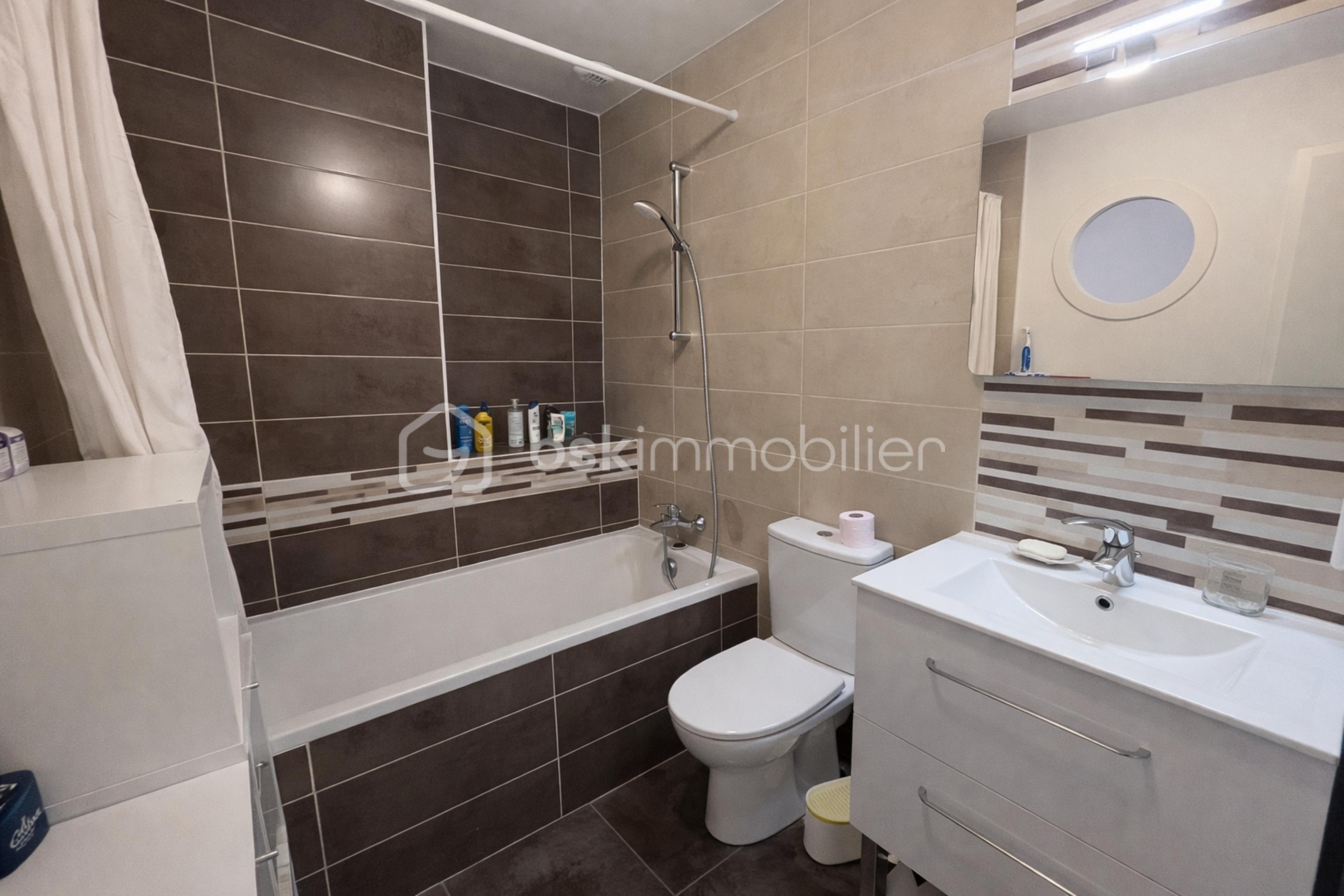 resize_Salle de bain moderne et epuree.png