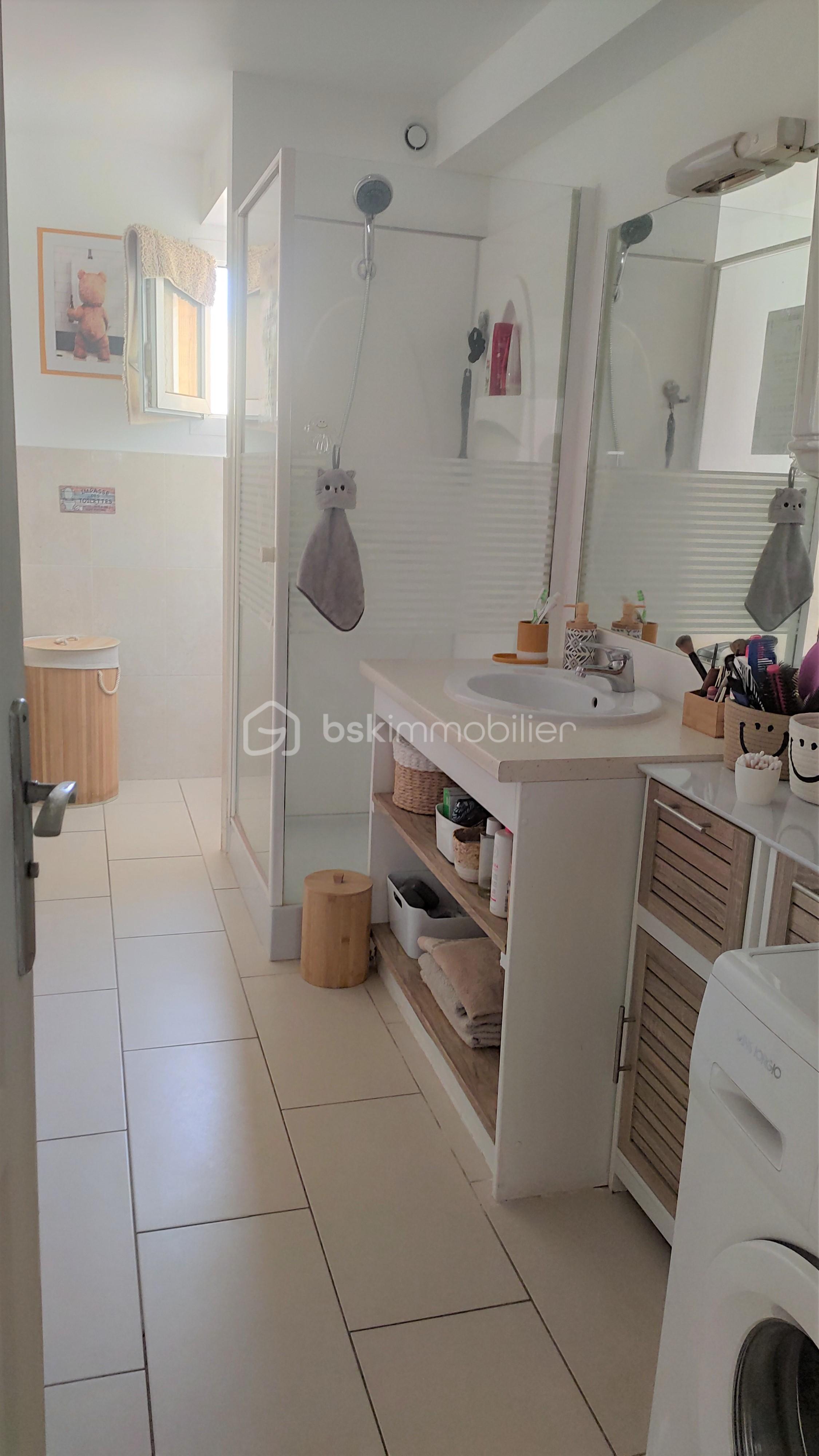 Appartement de 105 m² - salle d'eau.jpg