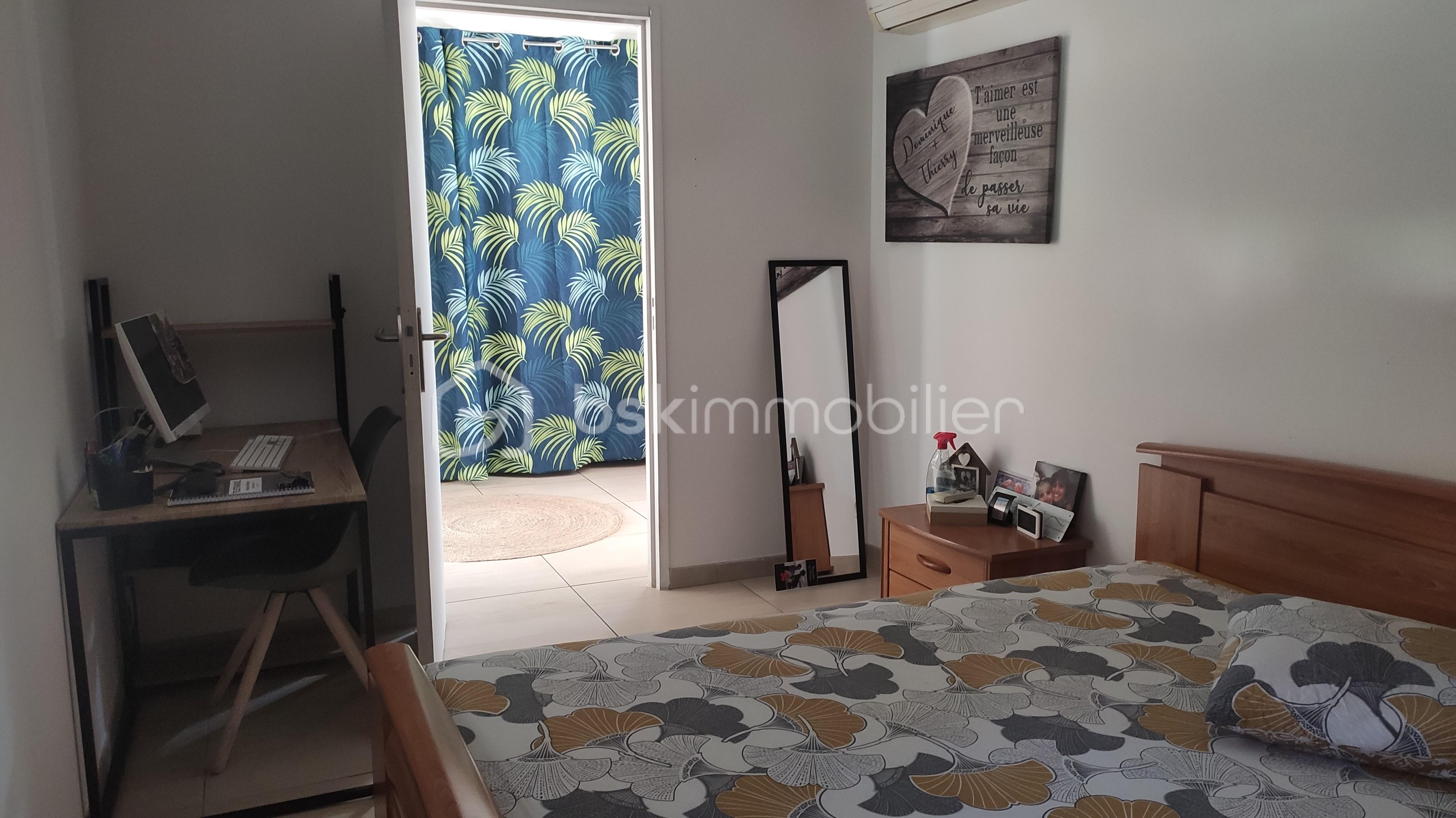 Appartement de 105 m² - chambre entrée 2.jpg