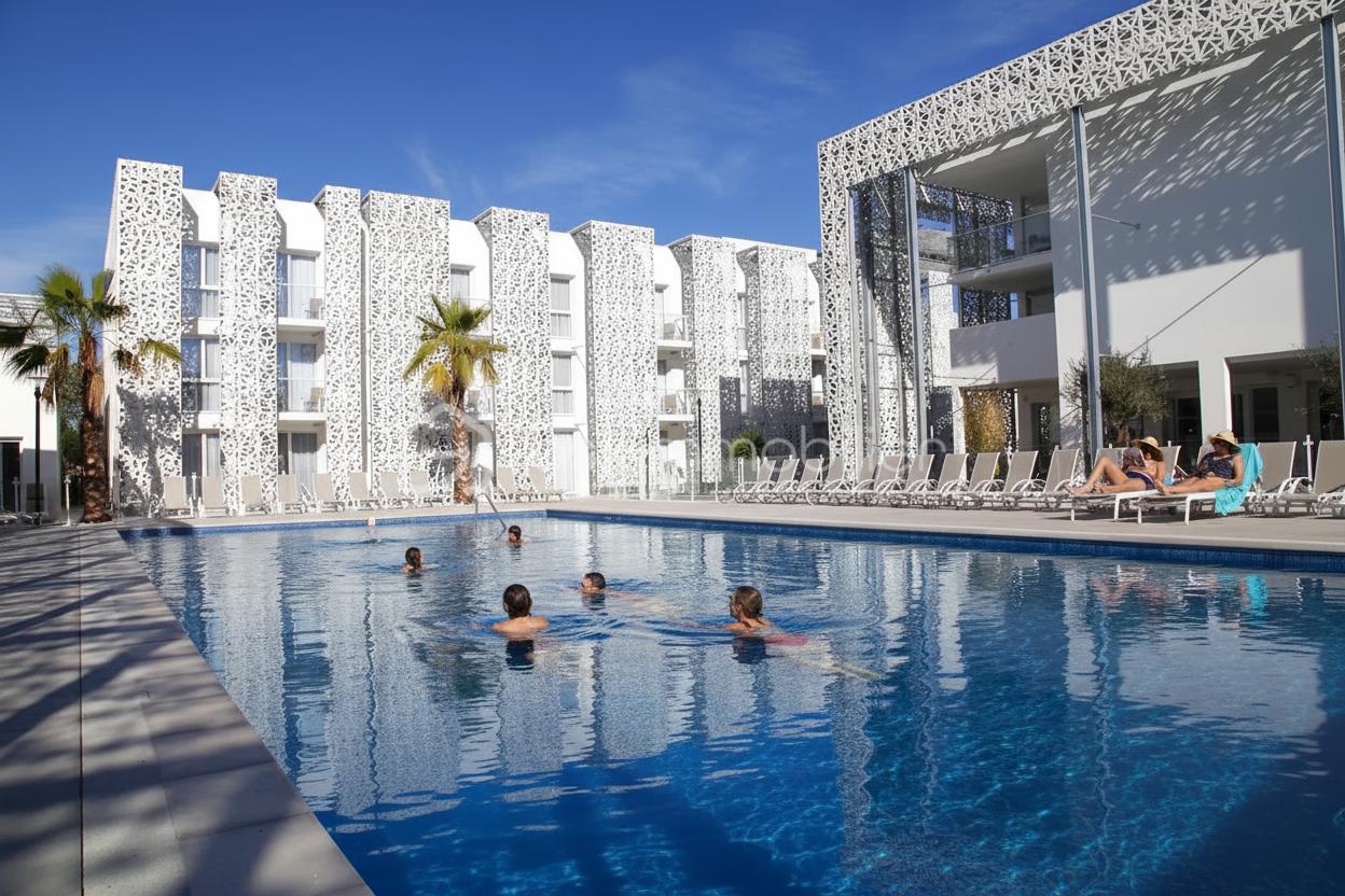 Appartement de 38,17 m² - PISCINE RESTAURANT 1.jpg