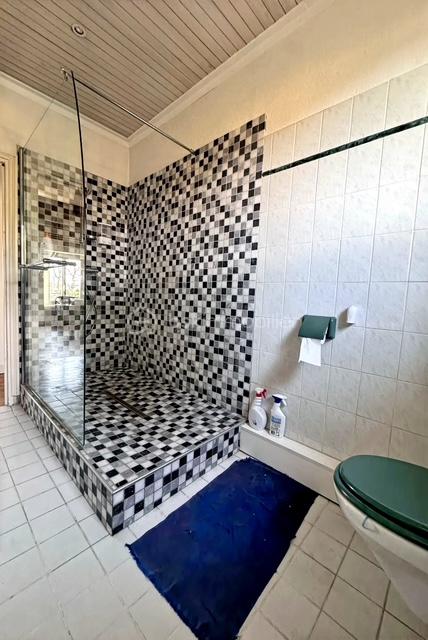 Maison de 260 m² - hoqi-4caf8f90bd2b48f7b6aed5a60017e332.JPG