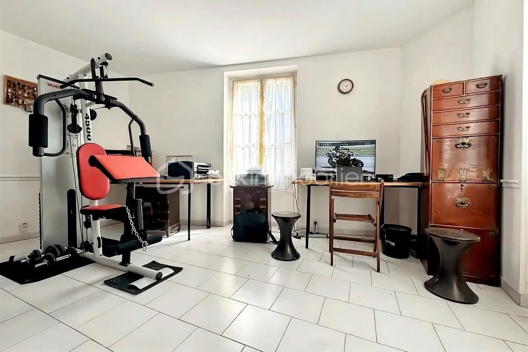 Maison de 260 m² - hoqi-c2f33e49145a487c8e5114027f4776a5.JPG