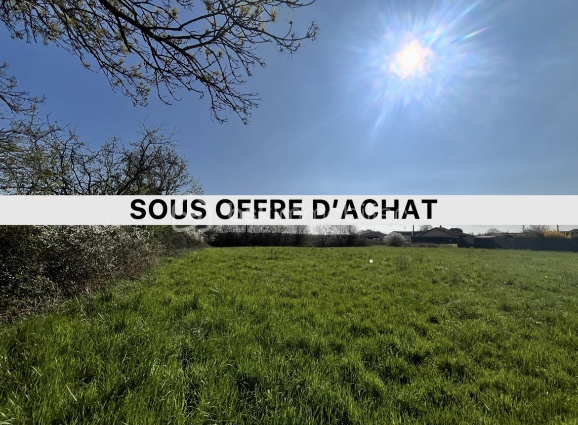 Terrain de 1 400 m²