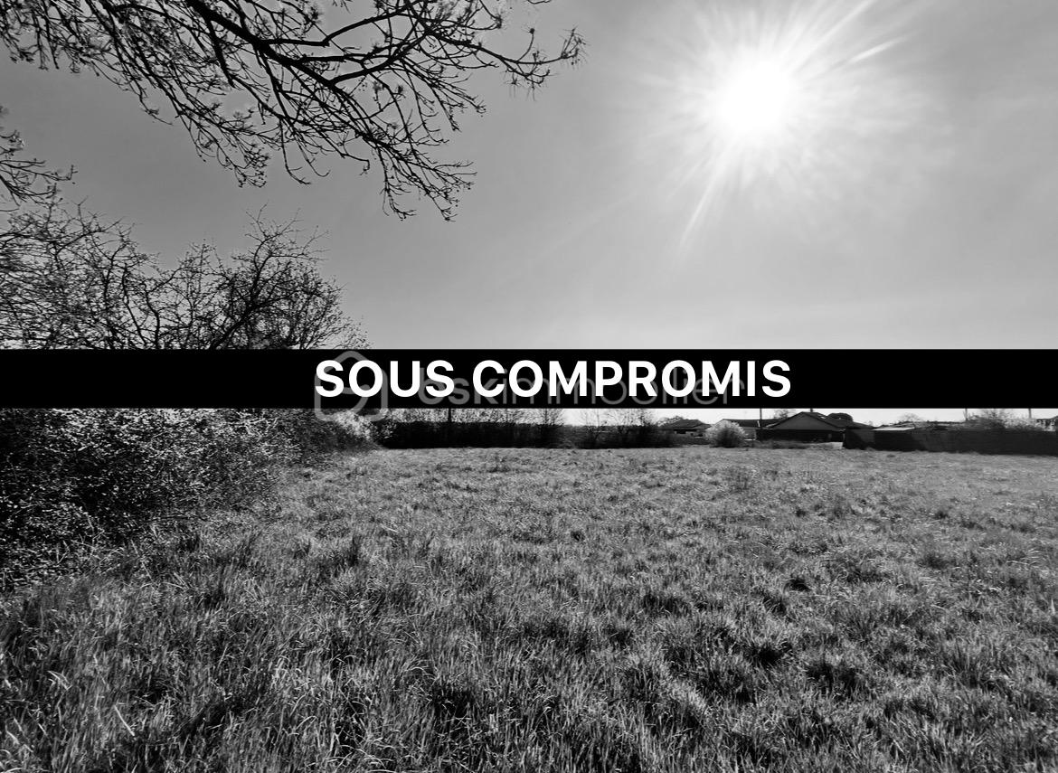 Terrain de 1 400 m²