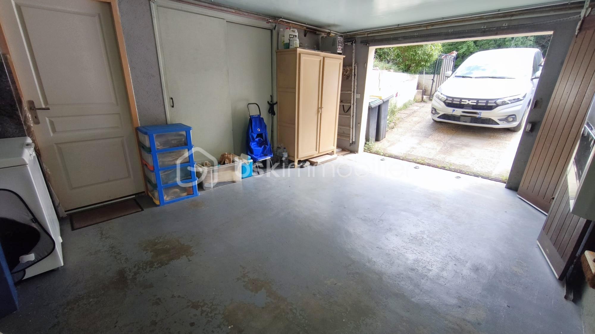 Garage - 2.jpg