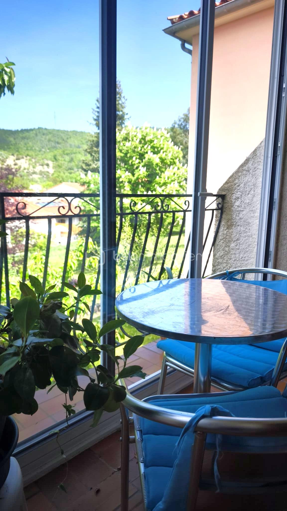 Veranda - 2.jpg