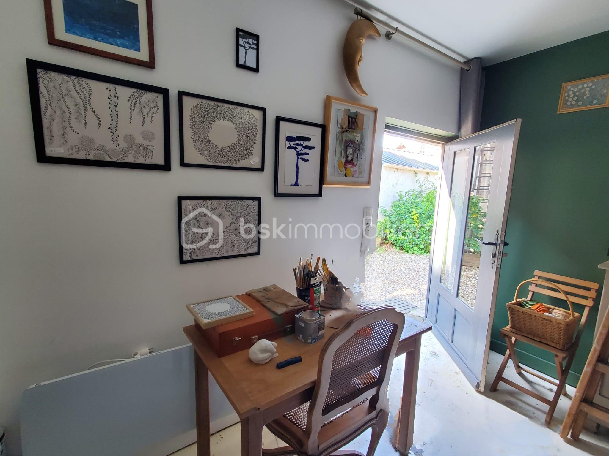 atelier porte et mur VERT.jpg