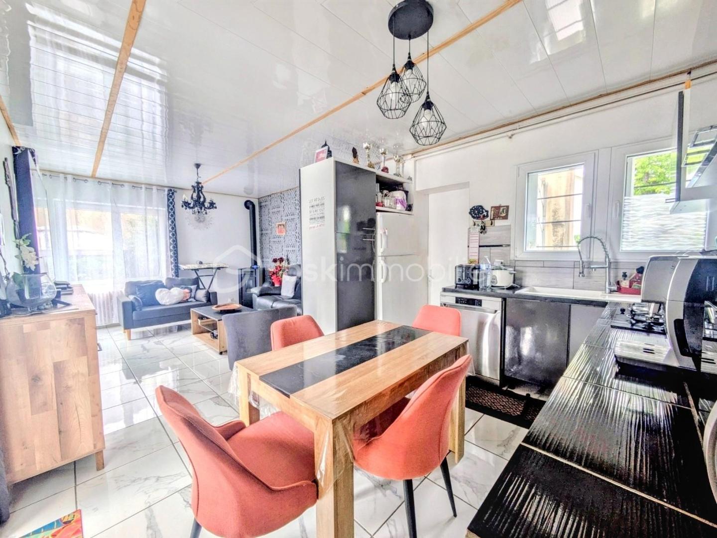 Maison de 82 m² - 2 PIECE DE VIE.jpg