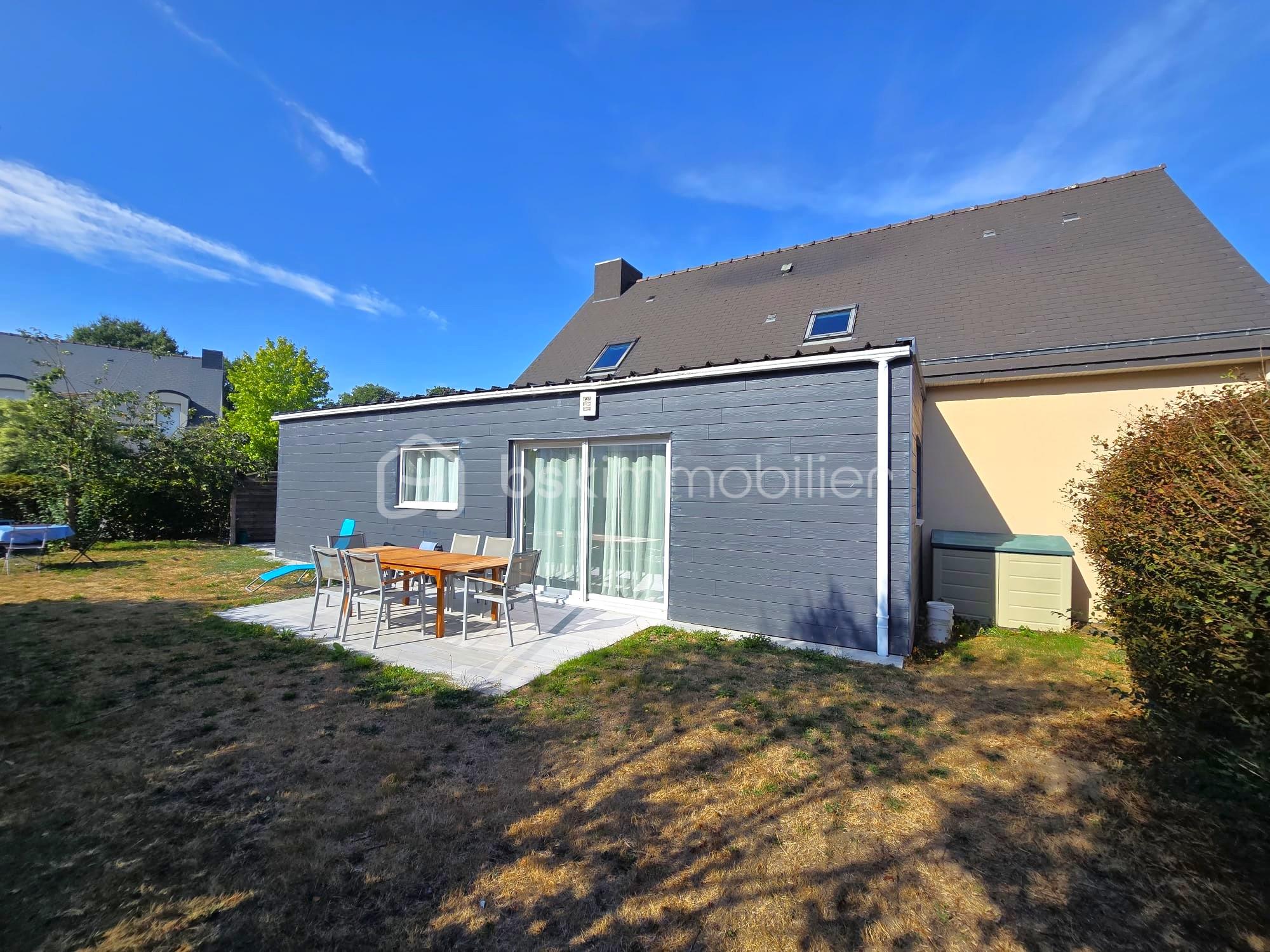 Maison 9 pièces 142 m² · à Bourg-des-Comptes · 142 m² · 346 500 €